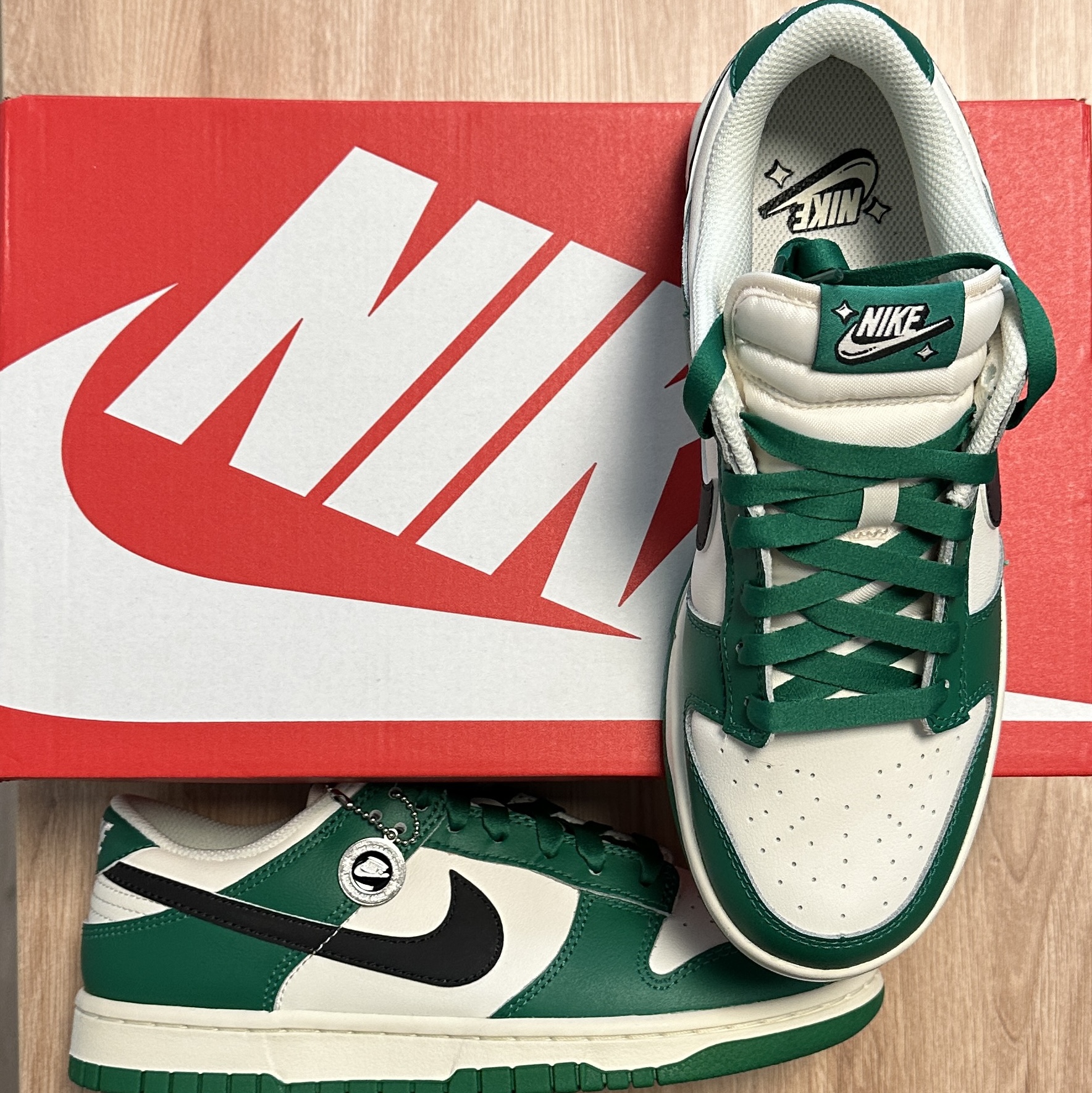 Nike Dunk Low Retro SE Jackpot Malachite 착용 스타일
