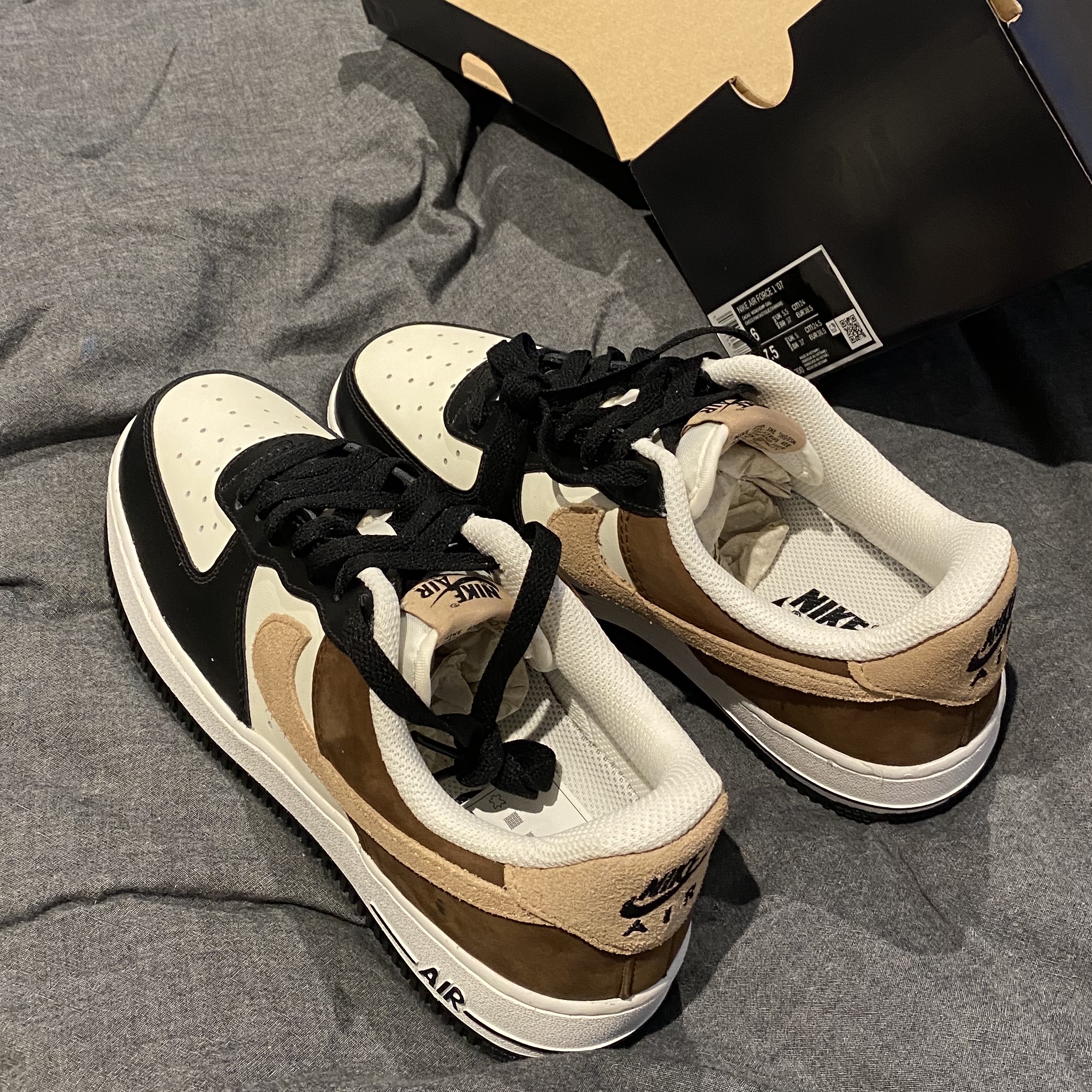 Nike Air Force 1 '07 Brown Sail 착용 스타일 - 3