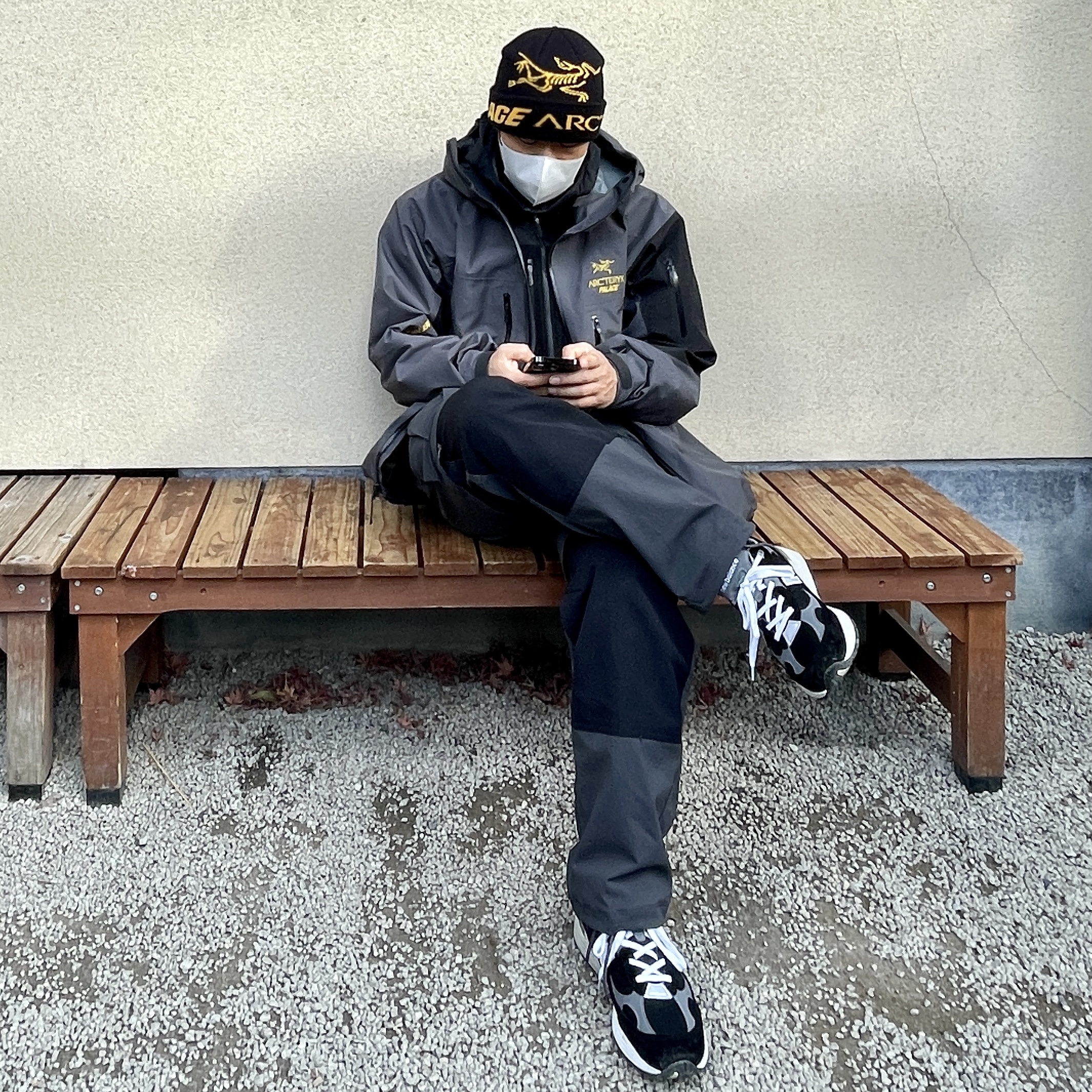 New Balance 992 Made in USA Black Grey, Palace x Arc'teryx Beanie Black - 20FW 착용 스타일