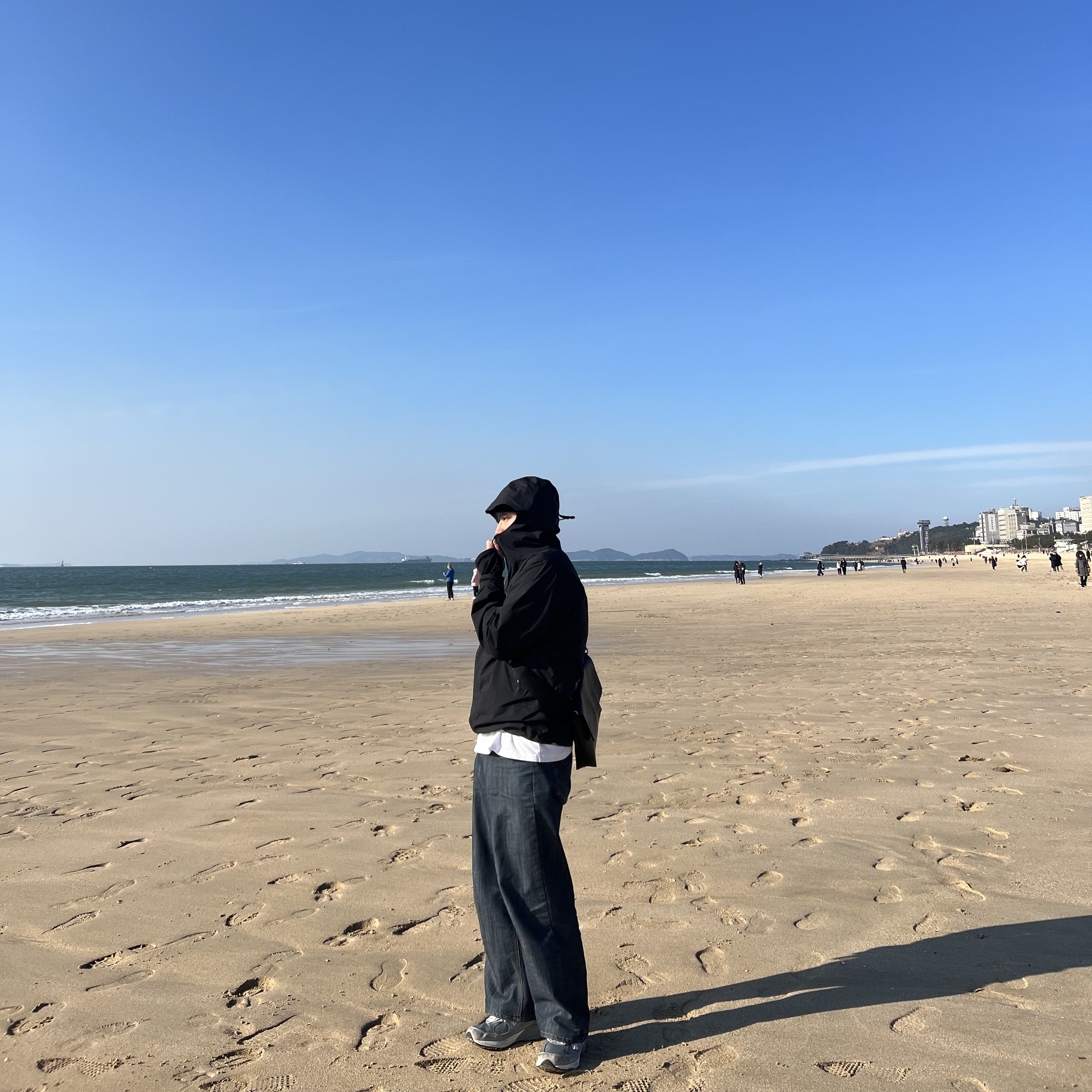 Arc'teryx Beta Jacket Black 착용 스타일