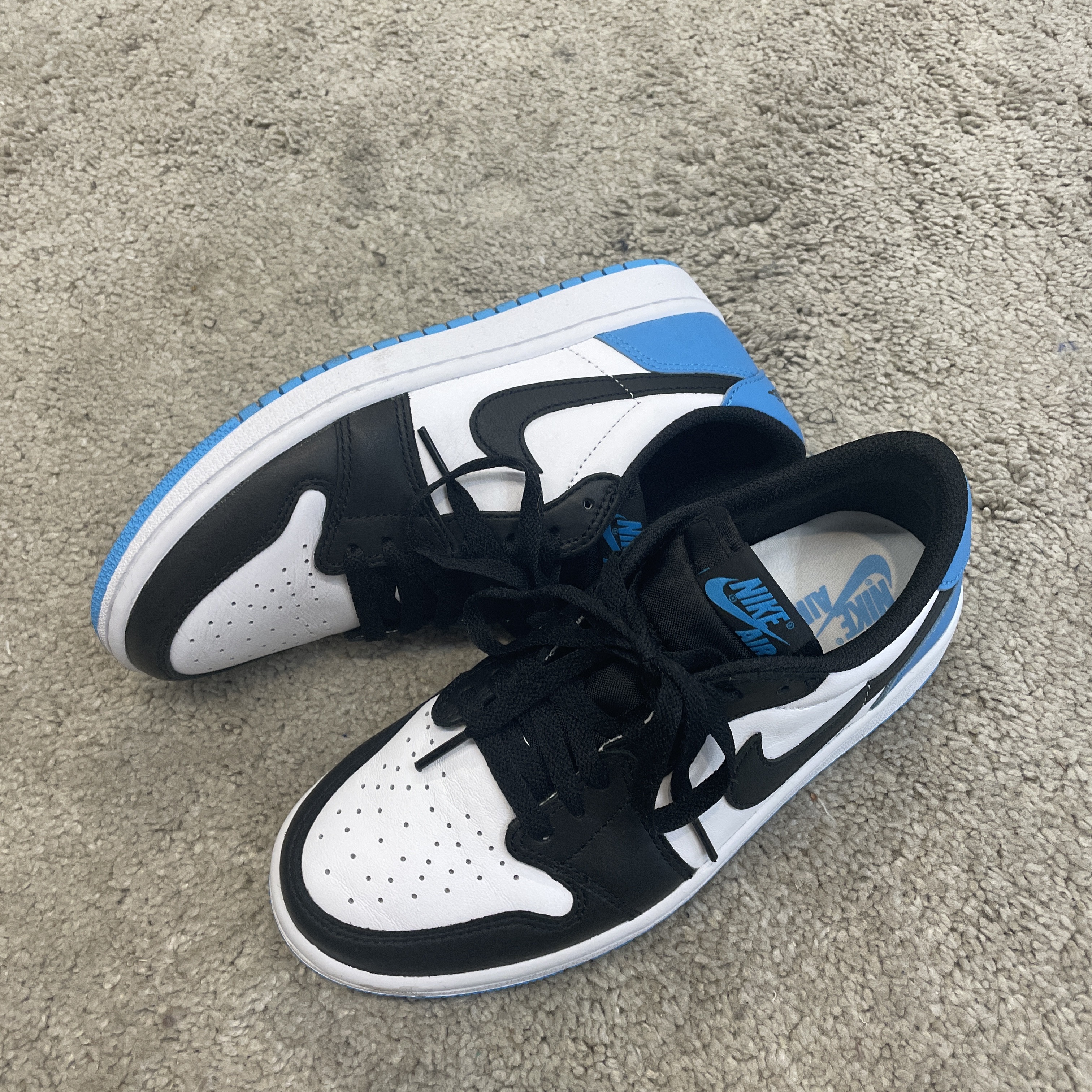 (W) Jordan 1 Retro Low OG Black and Dark Powder Blue 착용 스타일 - 4
