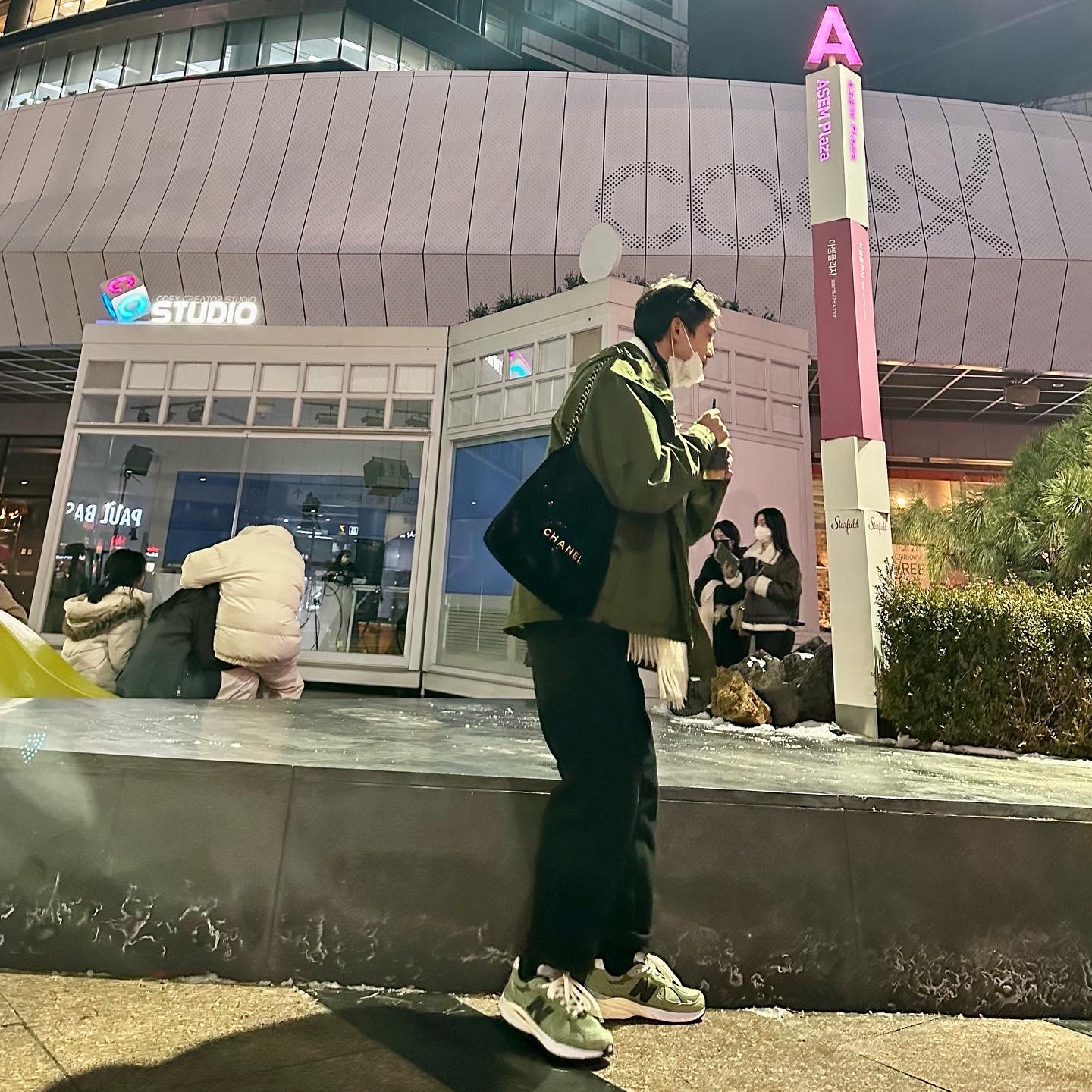 New Balance x JJJJound 990v3 Olive 착용 스타일