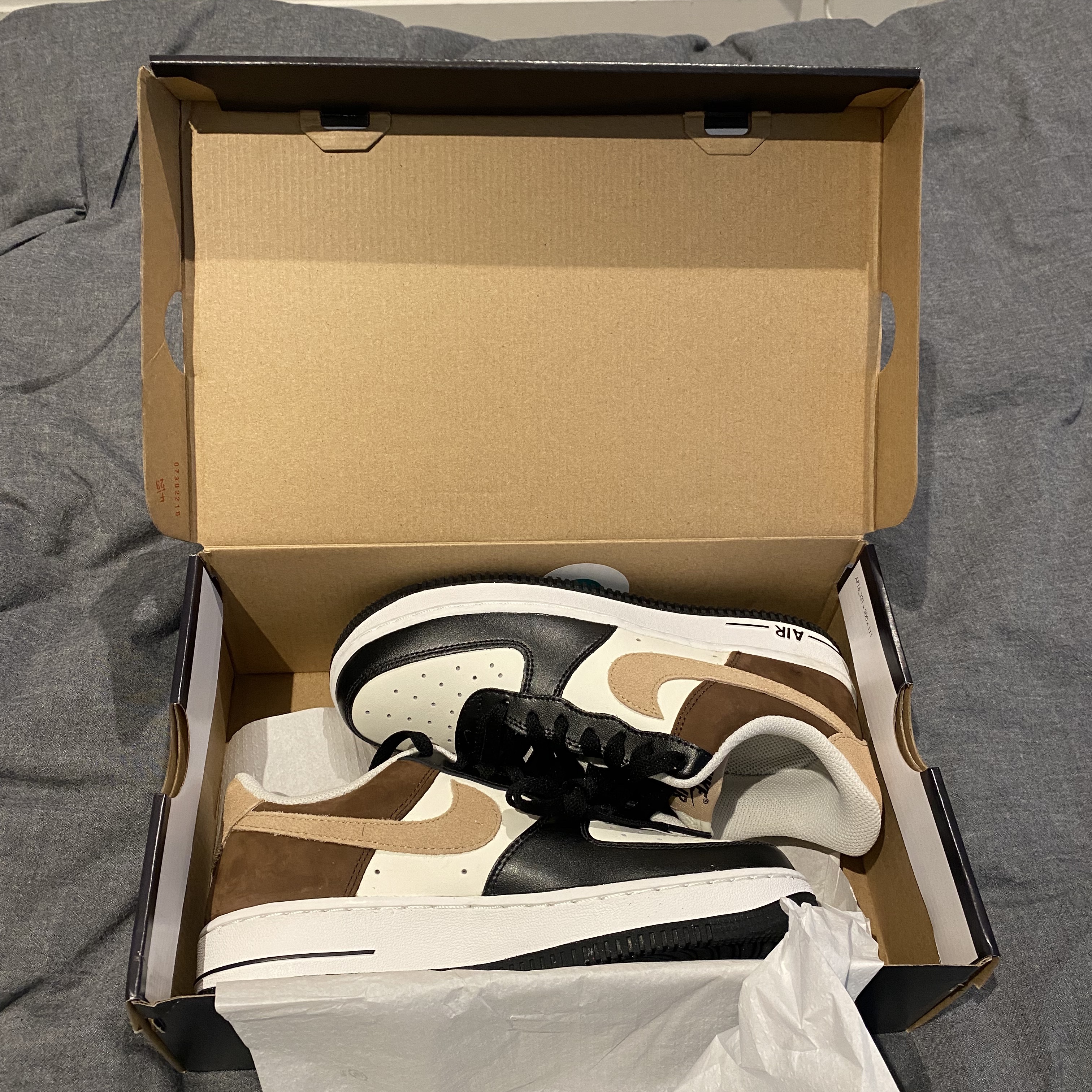 Nike Air Force 1 '07 Brown Sail 착용 스타일 - 2