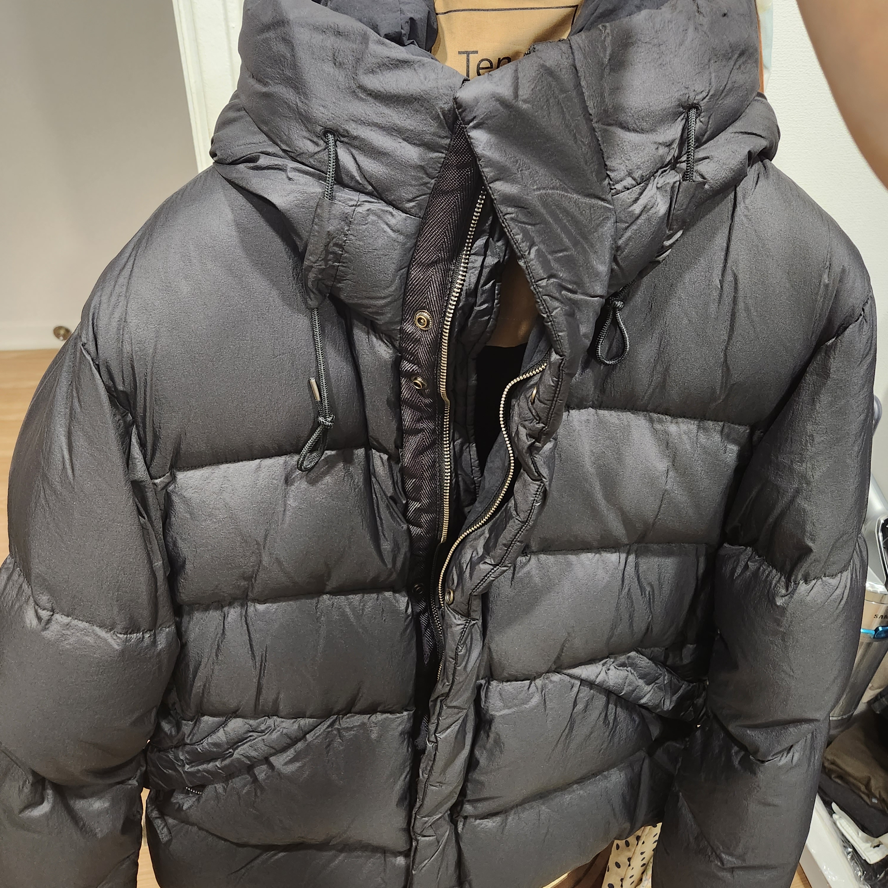 Ten C Alpine Down Jacket Black 착용 스타일