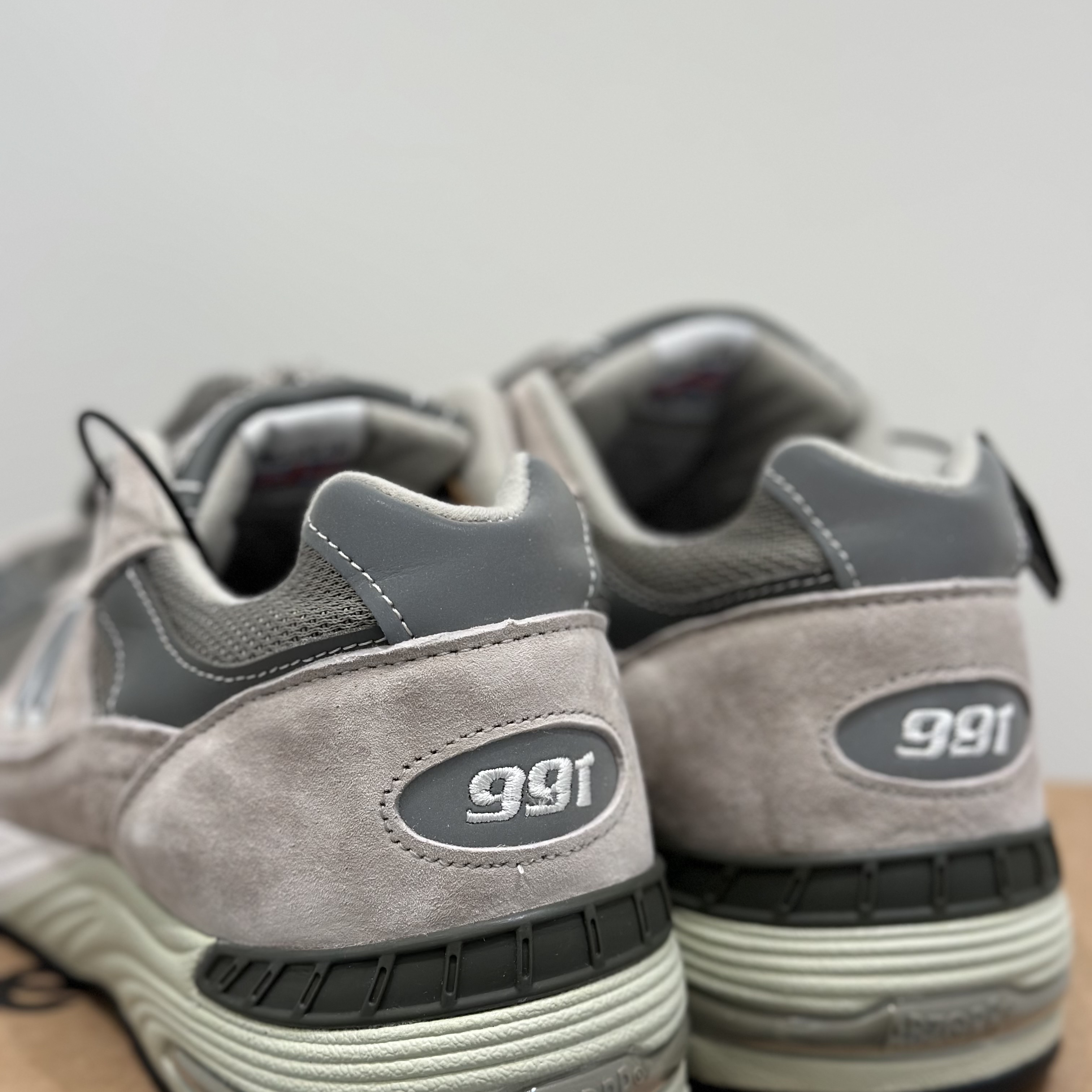 New Balance 991 Made in UK Grey 착용 스타일 - 3