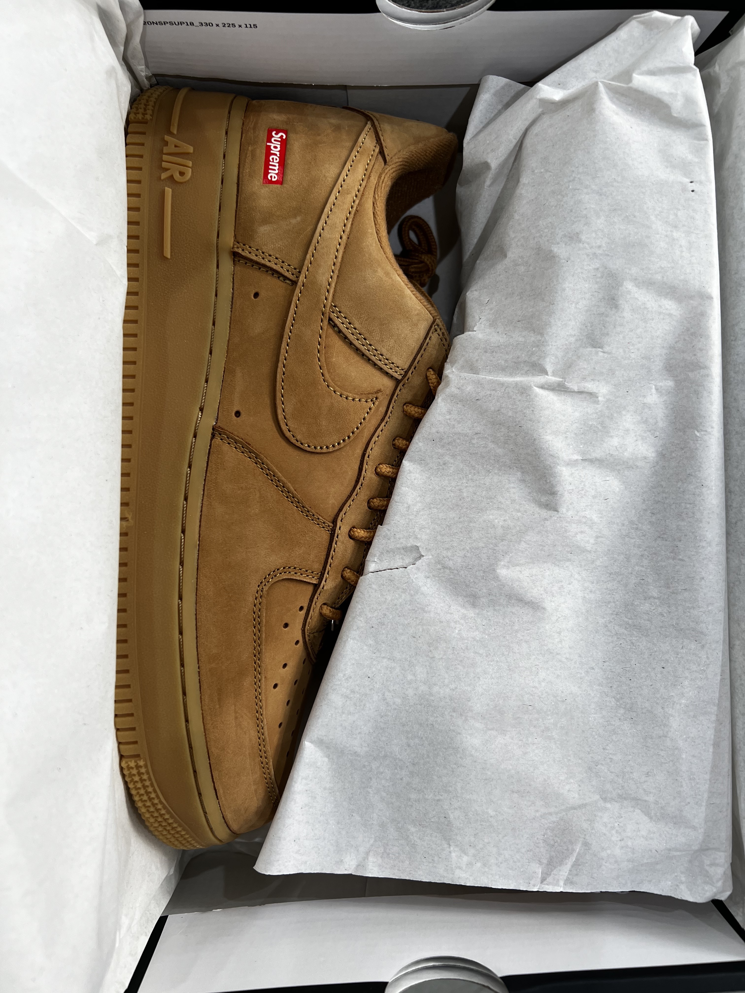 Nike x Supreme Air Force 1 Low Flax 착용 스타일