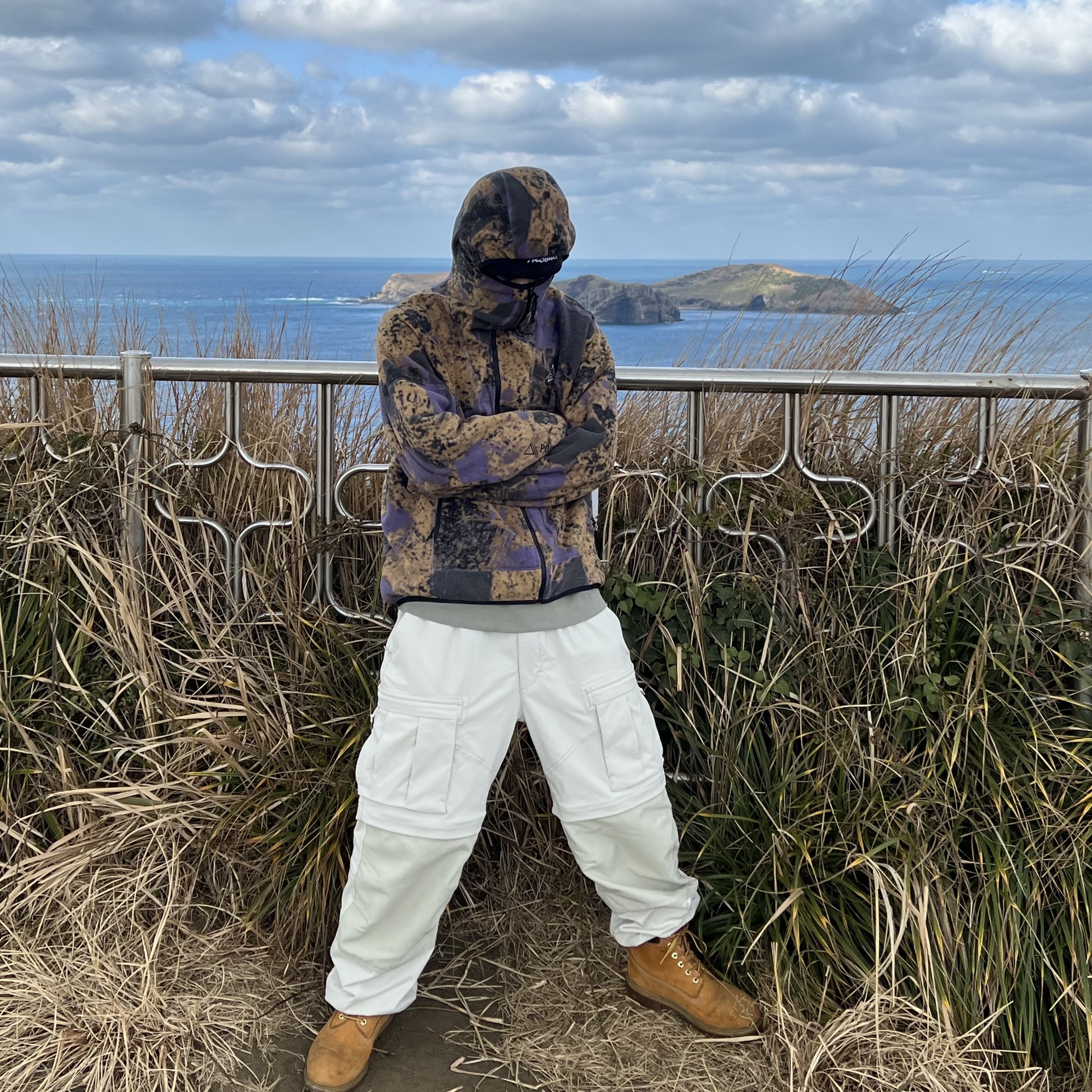 Nike ACG Smith Summit Cargo Pants Light Bone - Asia, Nike ACG Therma-Fit Wolf Tree Fleece Allover Print Full zip Hoodie Canyon Purple Black- Asia 착용 스타일 - 1