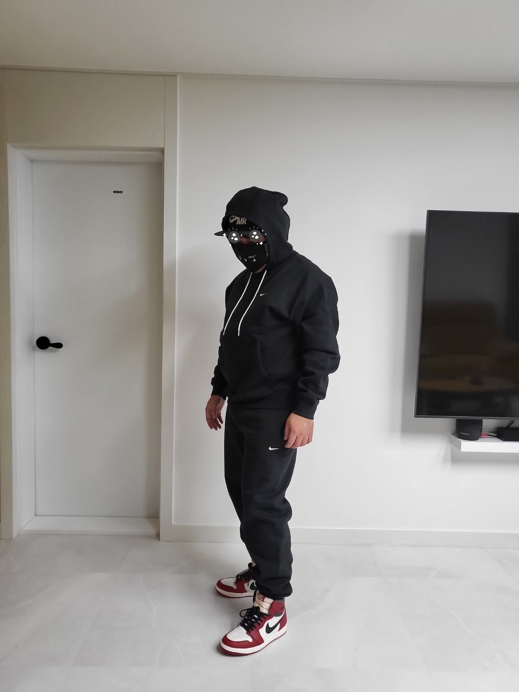 Jordan 1 Retro High OG Chicago 2022, Nike NRG Solo Swoosh Fleece Hoodie Black White - Asia 착용 스타일