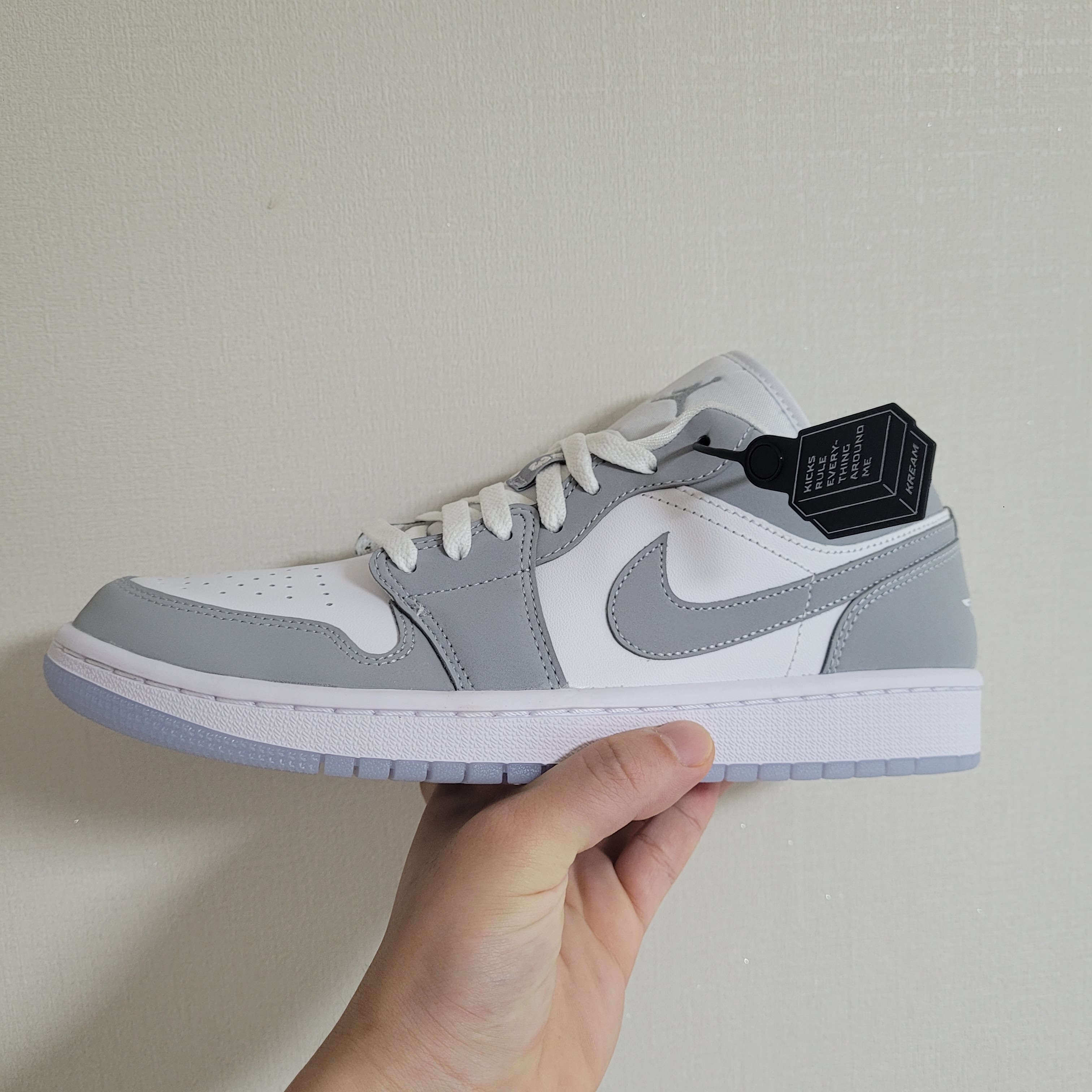 (W) Jordan 1 Low White Wolf Grey 착용 스타일