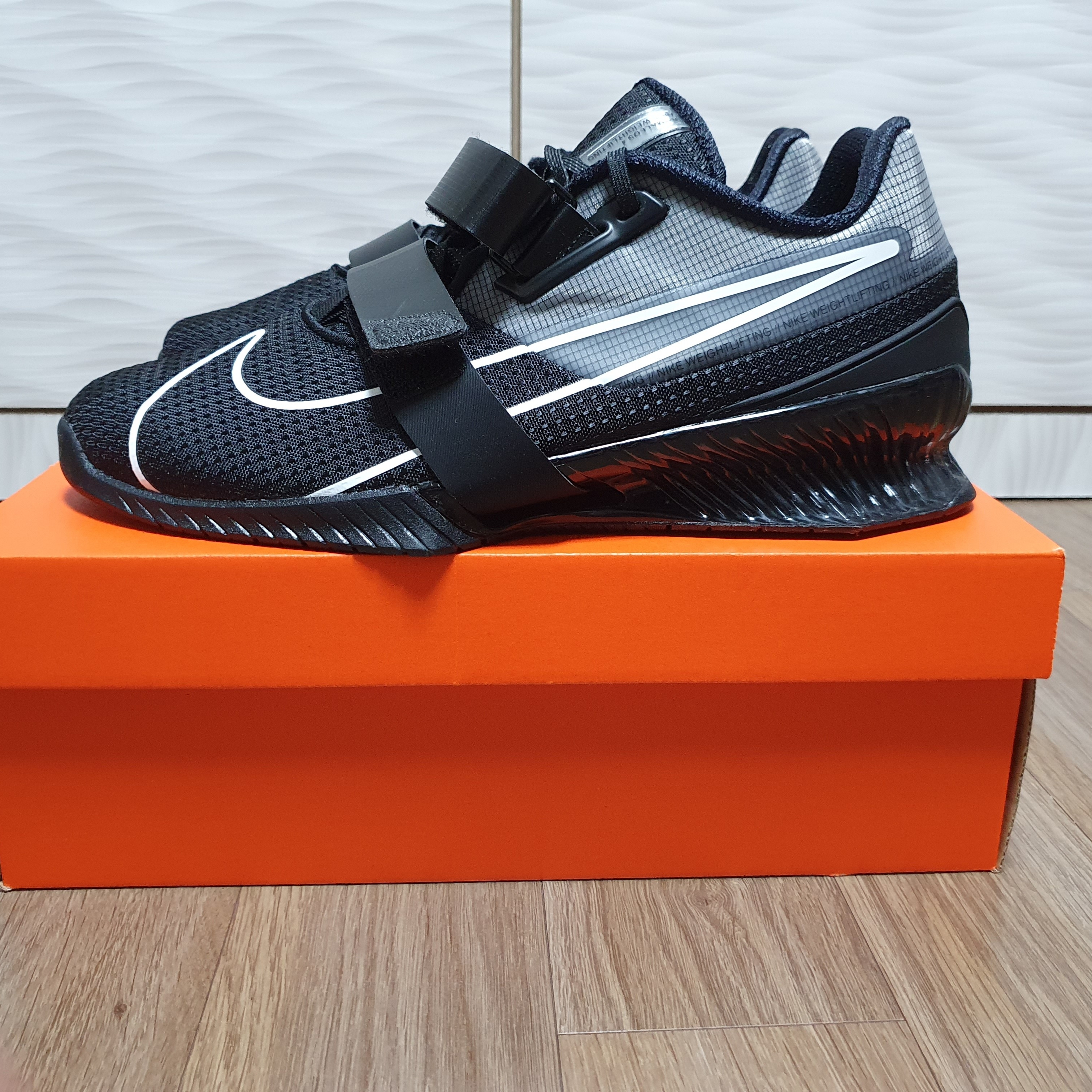 Nike Romaleos 4 Black White 착용 스타일 - 1