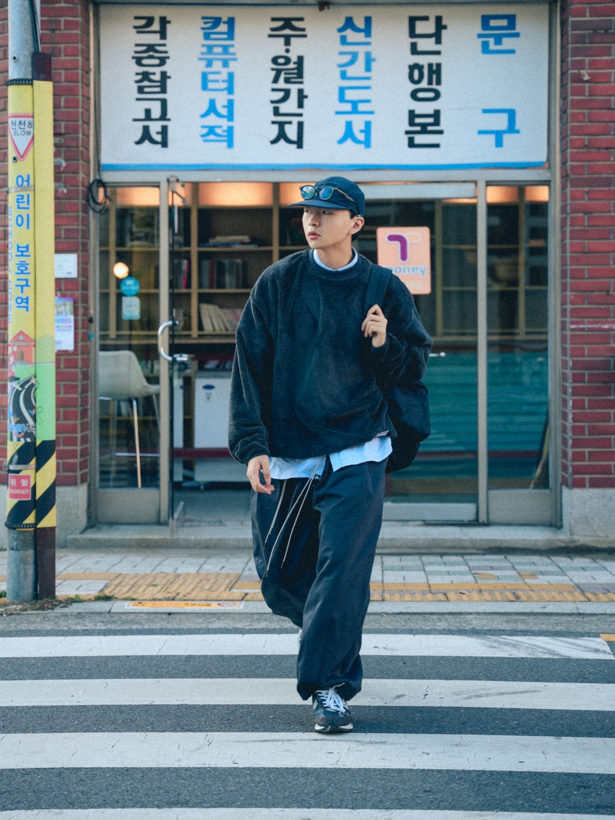 New Balance 992 Made in USA Navy 착용 스타일 - 1