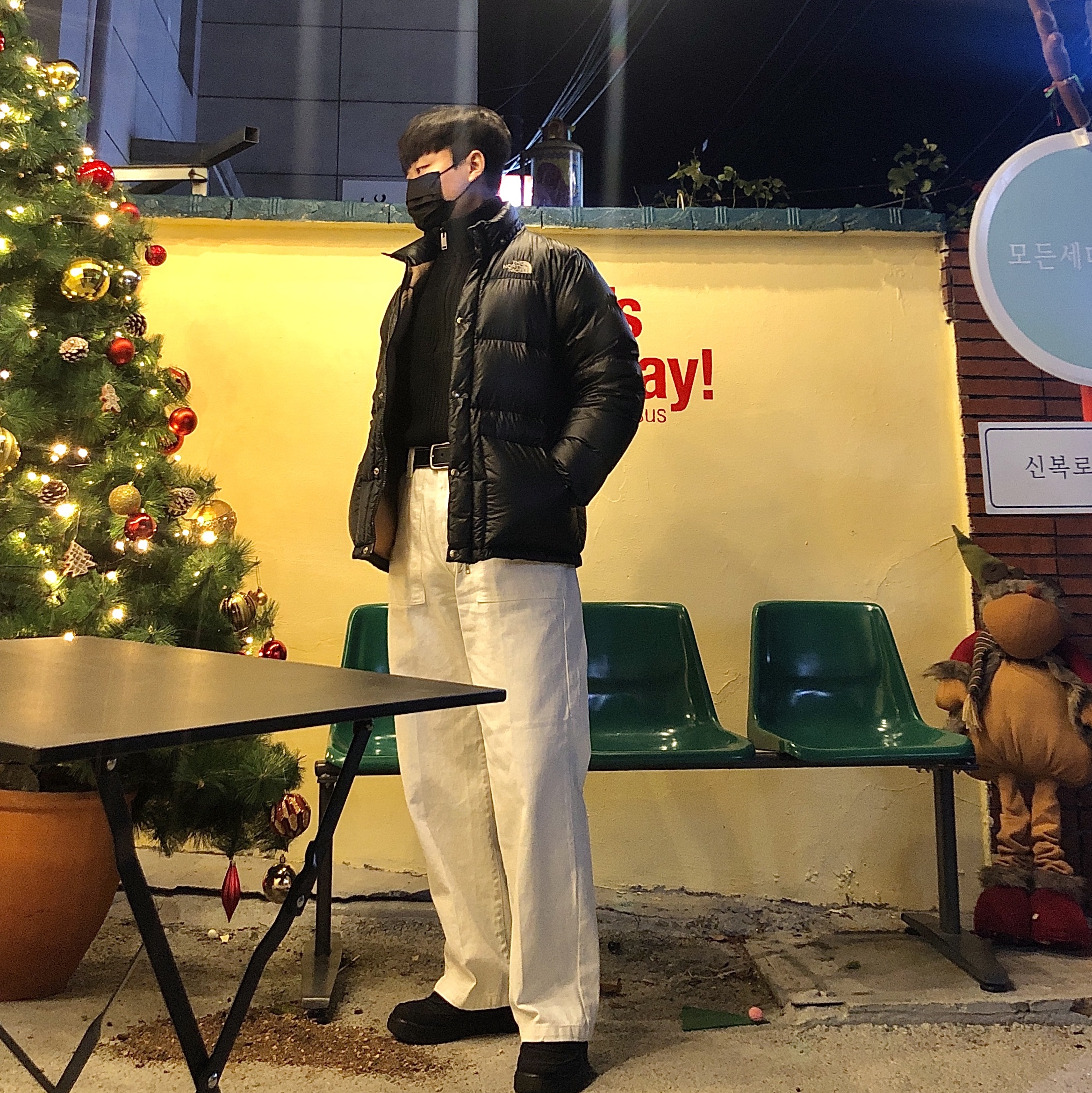 The North Face 1996 Eco Nuptse Jacket Black, Nike x Stussy Air Force 1 Low Triple Black 착용 스타일 - 1