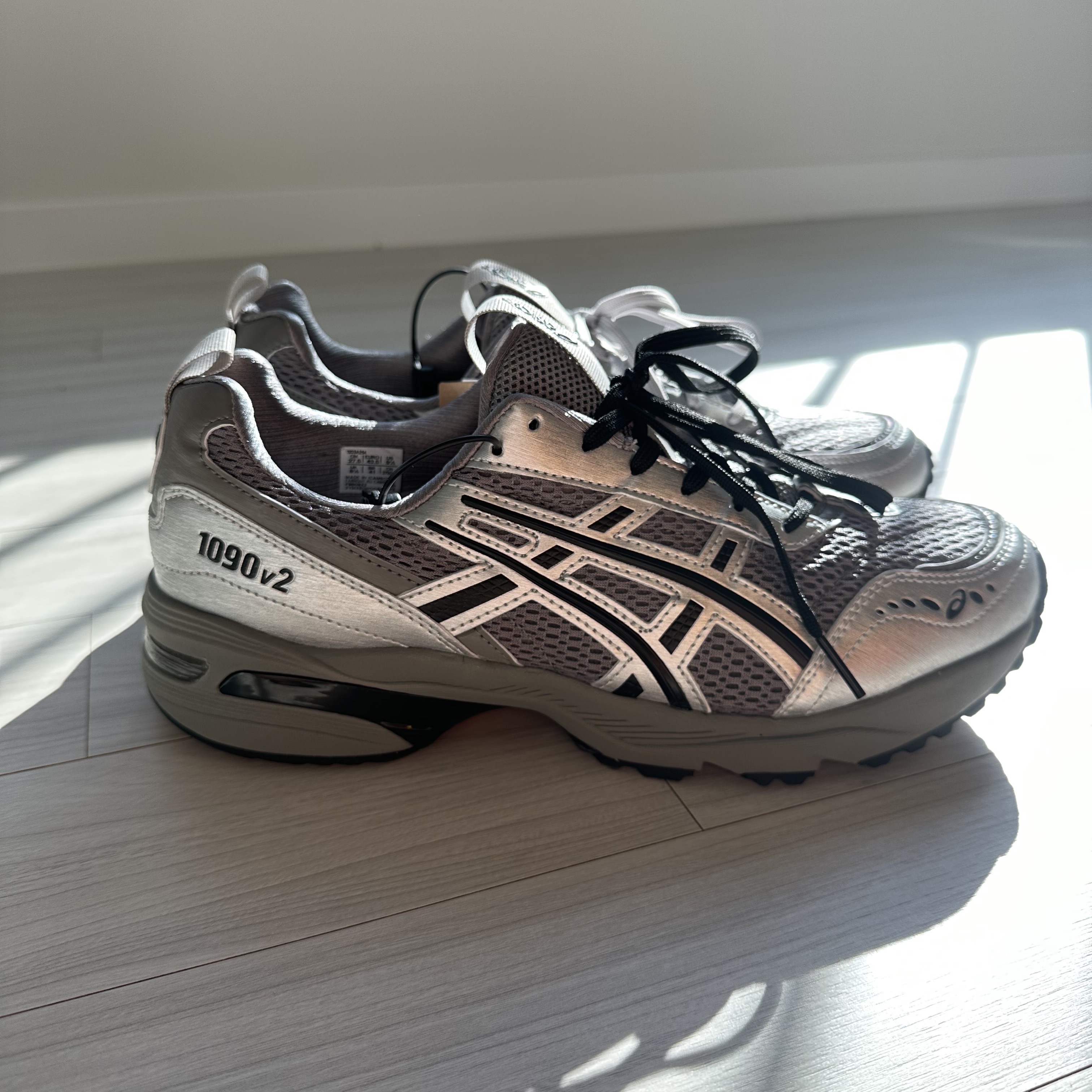 Asics x Freja Wewer Gel-1090 V2 Clay Grey Pure Silver 착용 스타일 - 5