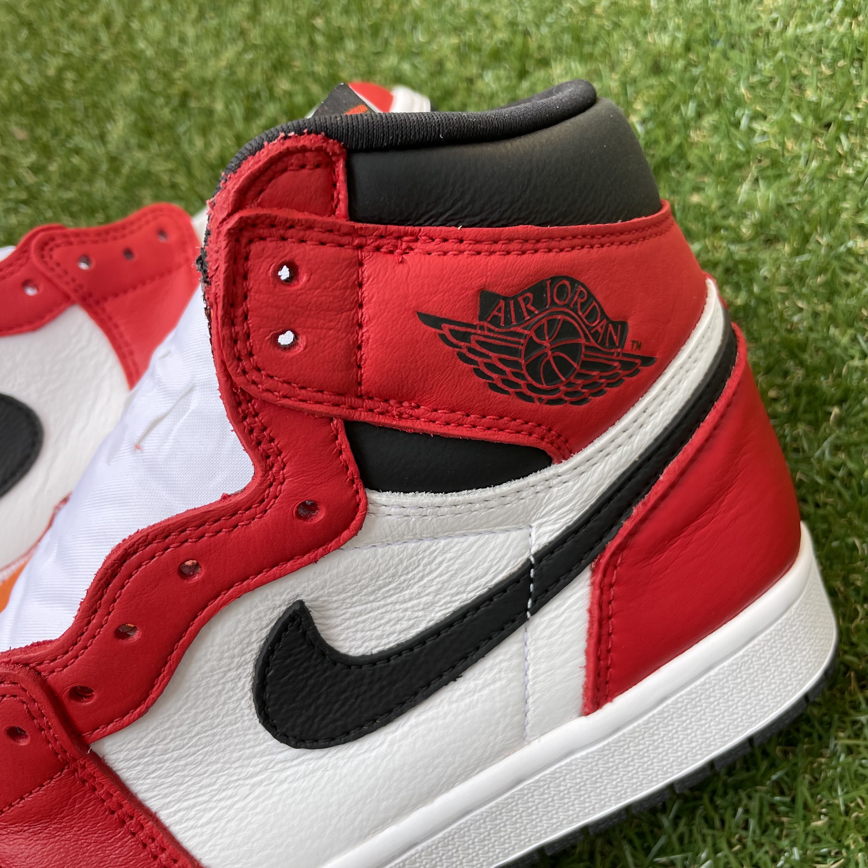 Jordan 1 Retro High OG Light Fusion Red 착용 스타일 - 4