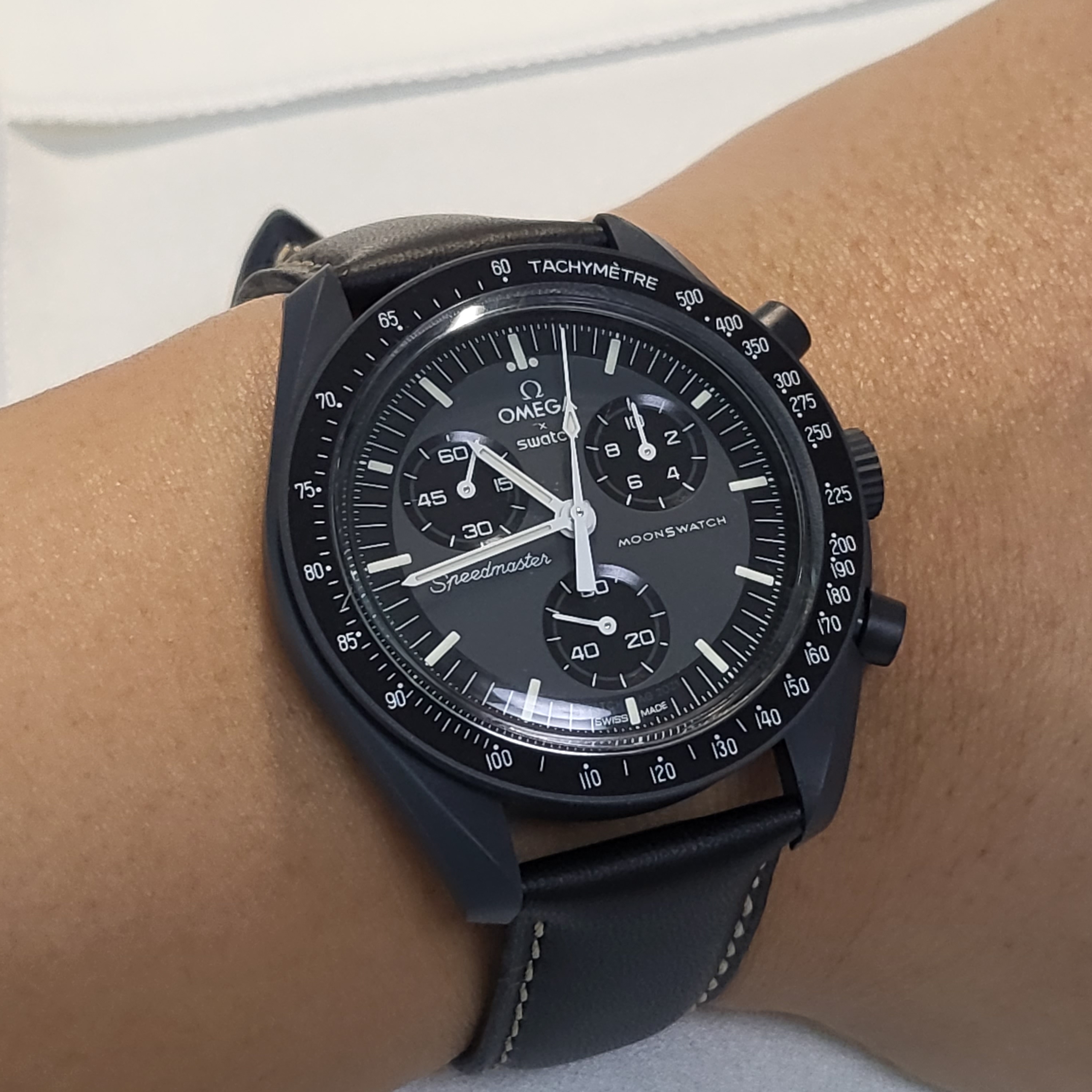 Swatch x Omega Bioceramic MoonSwatch Mission To Mercury 착용 스타일
