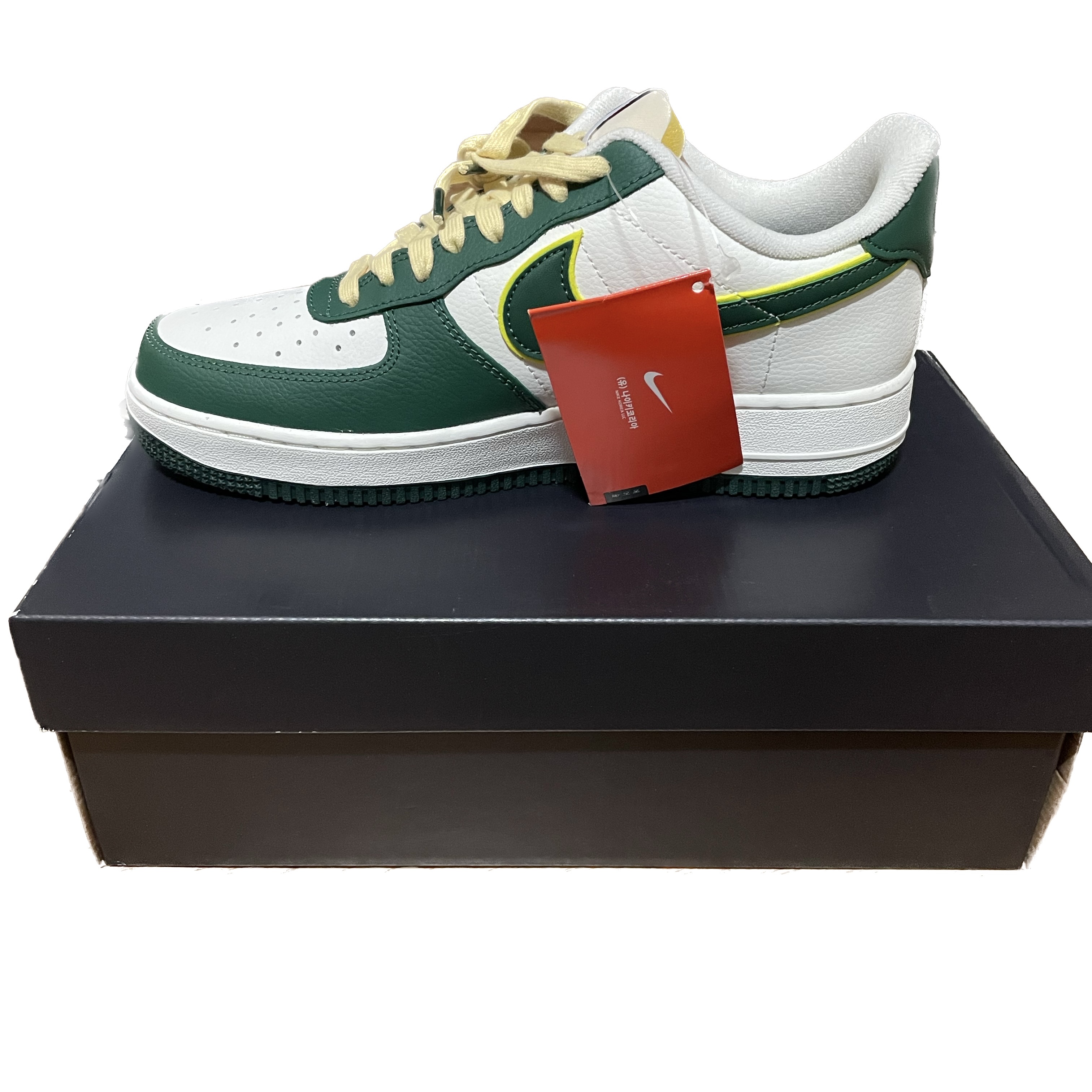 Nike Air Force 1 '07 LV8 Sail Noble Green 착용 스타일