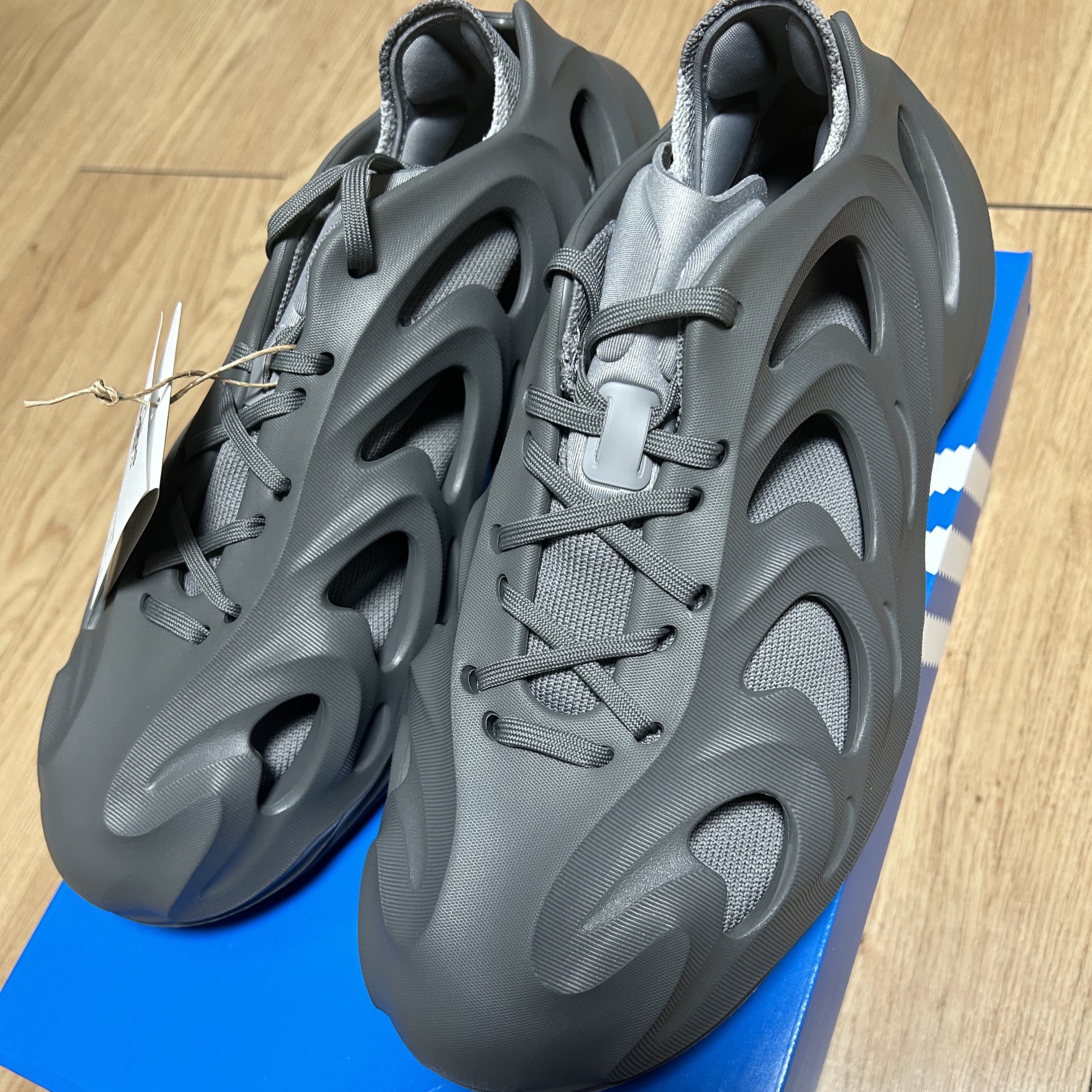 Adidas Adifom Q Grey 착용 스타일