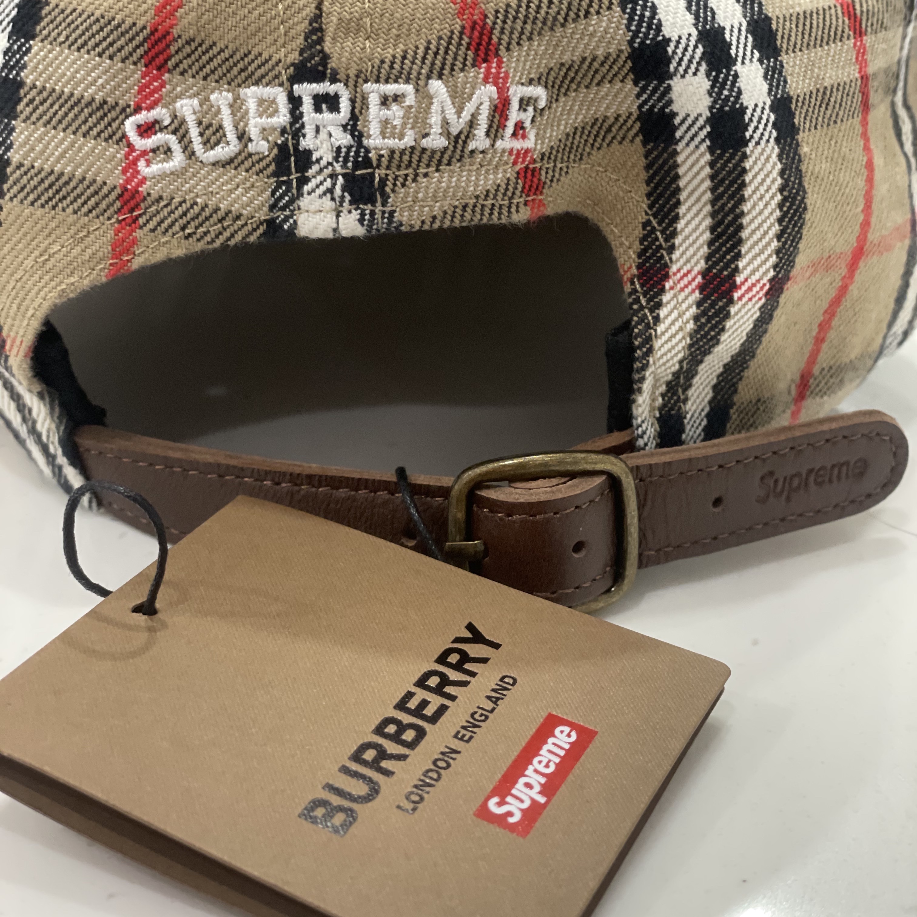 Supreme x Burberry Denim 6-Panel Beige - 22SS 착용 스타일