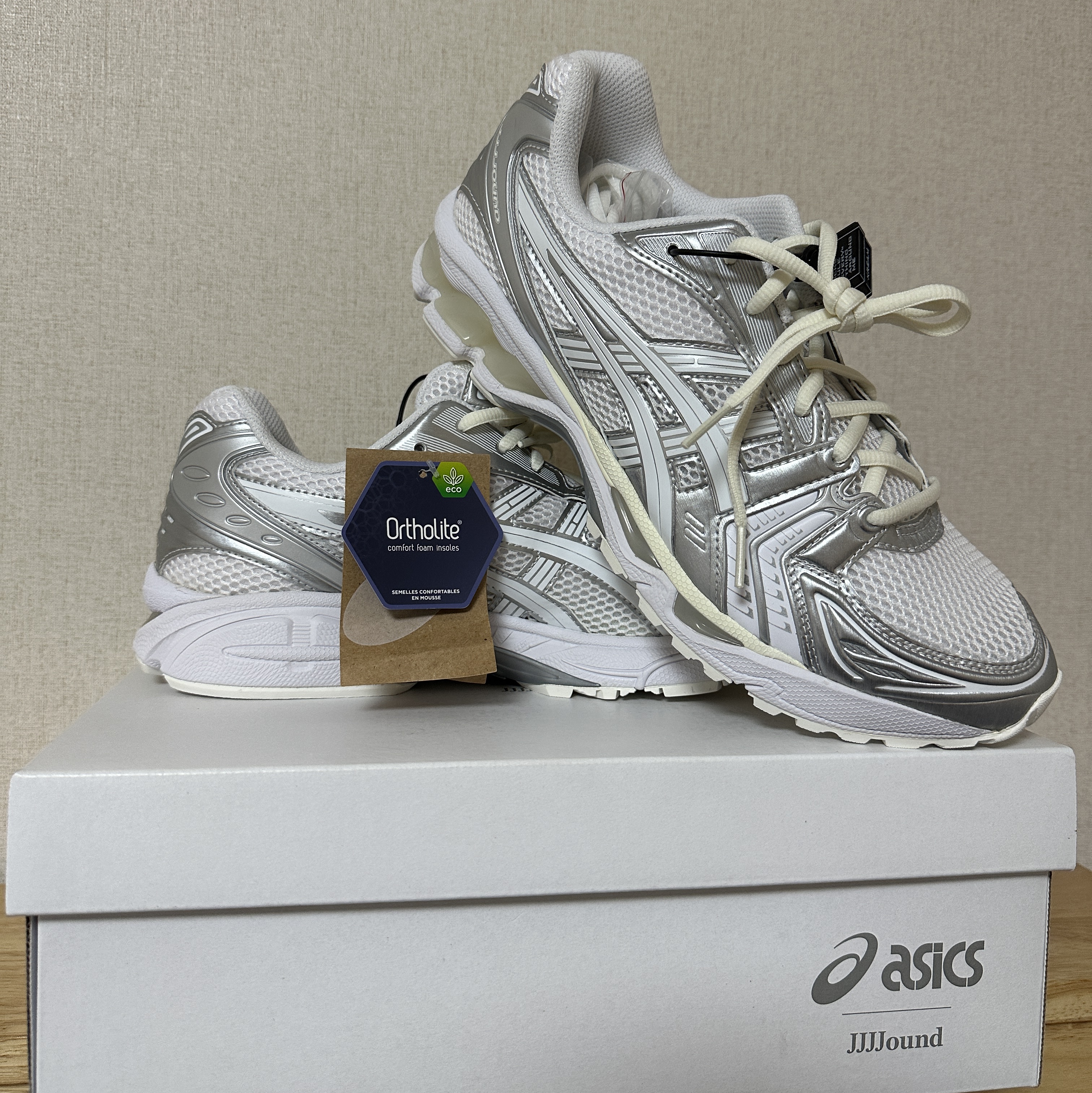 Asics x JJJJound Gel-Kayano 14 Silver White 착용 스타일 - 1