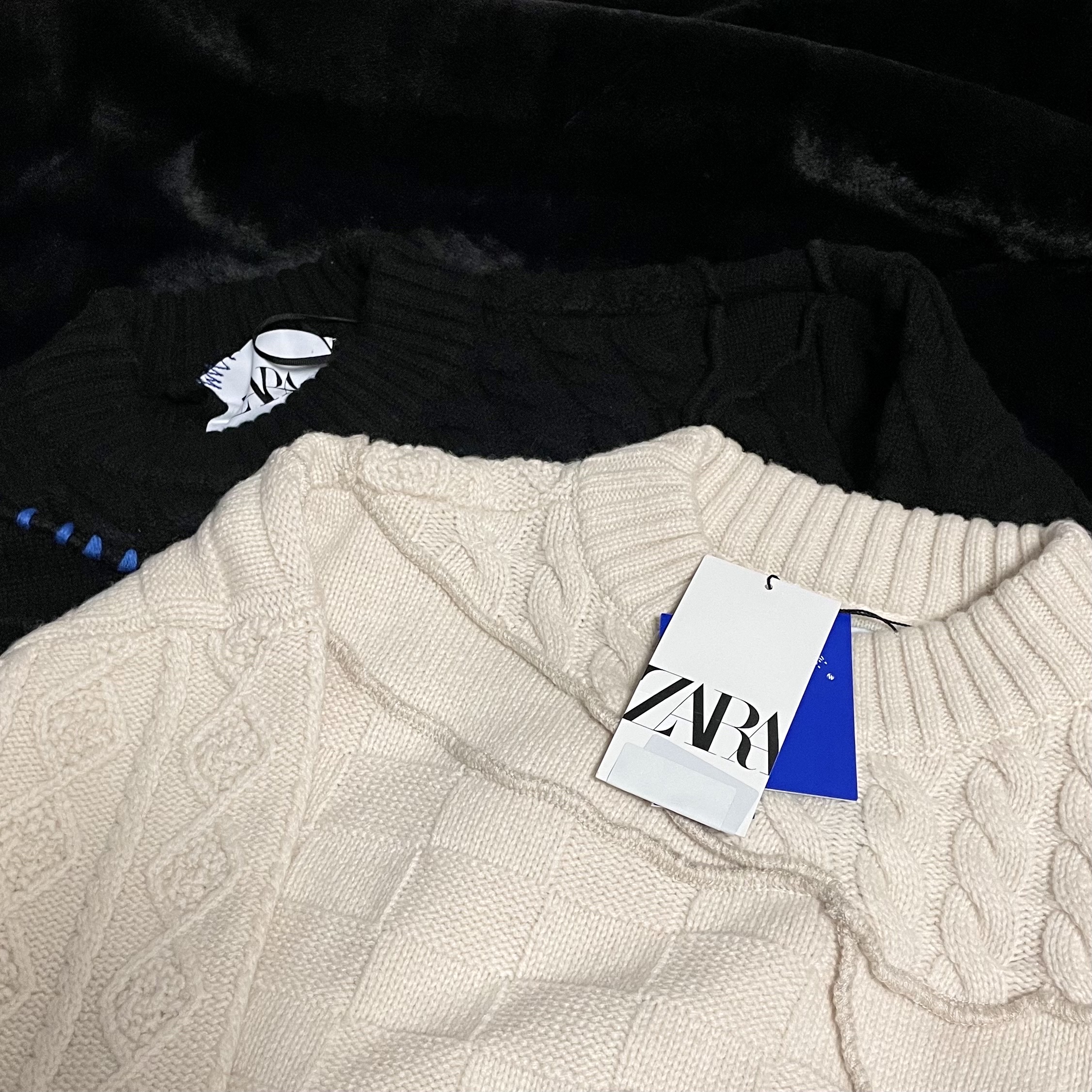 Zara x Ader Error Patchwork Oversize Knit Sweater Cream, Zara x Ader Error Patchwork Oversize Knit Sweater Black 착용 스타일