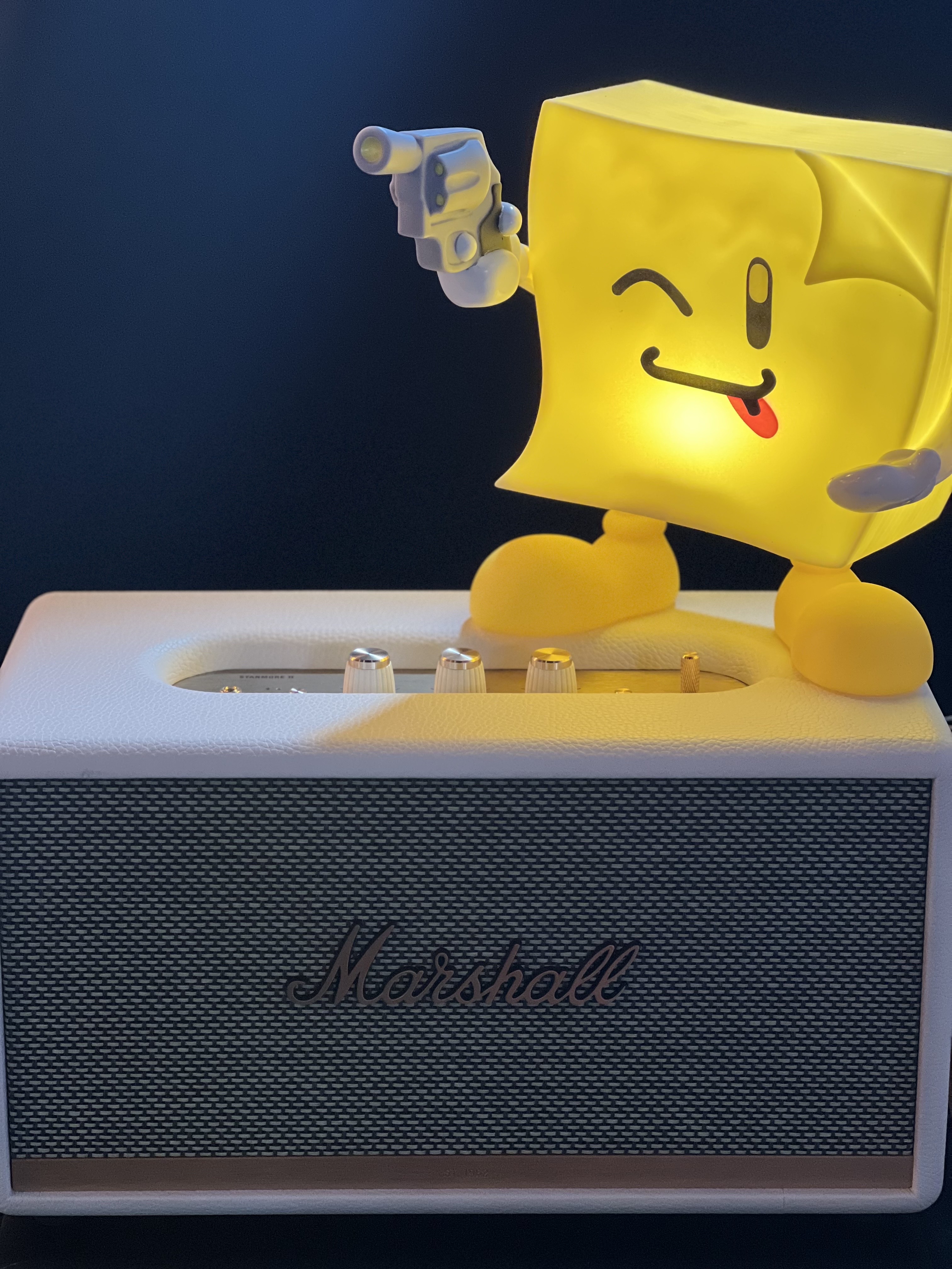Marshall Stanmore II Bluetooth White (Korean Ver.), Supreme Sticky Note Molded Lamp Yellow - 22SS 착용 스타일
