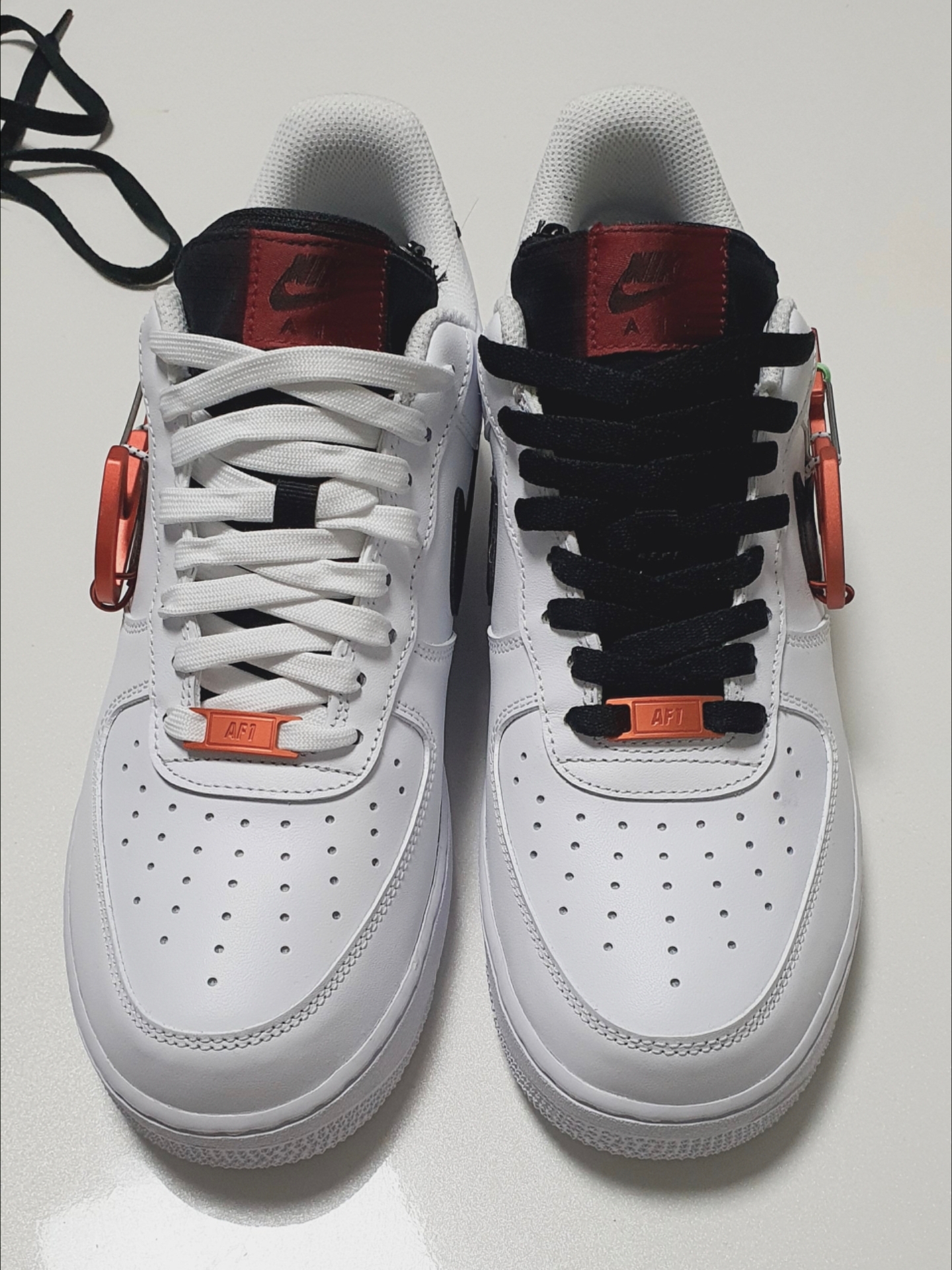 Nike Air Force 1 '07 PRM Carabiner Red 착용 스타일 - 1