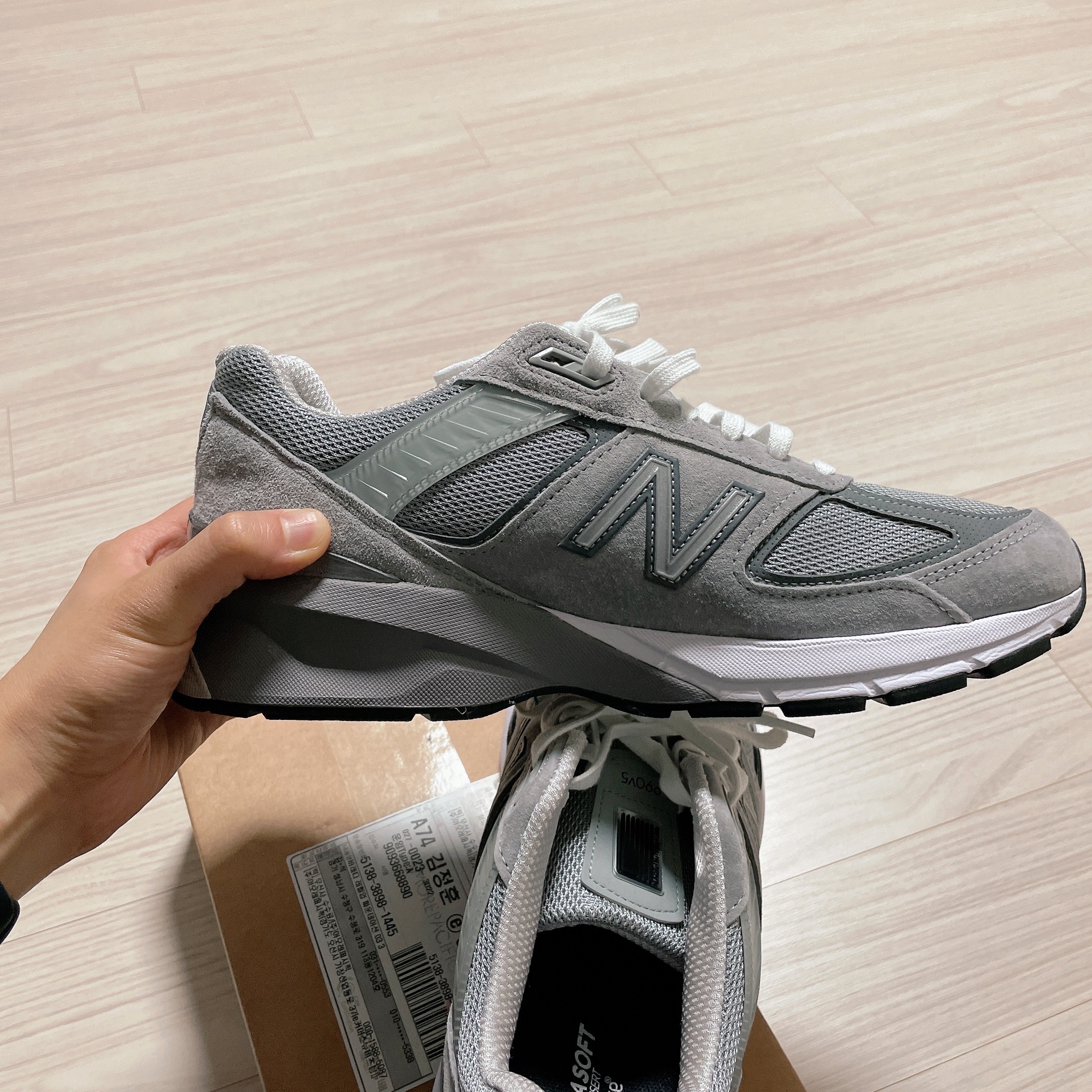 New Balance 990v5 Made in USA Grey - D Standard 착용 스타일 - 2