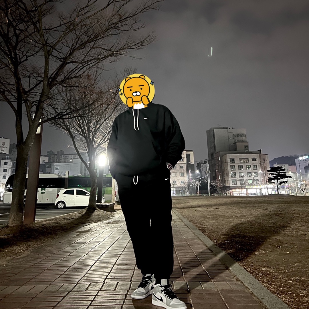 Nike NRG Solo Swoosh Fleece Hoodie Black White - US/EU, Nike NRG Solo Swoosh Fleece Pants Black White - Asia 착용 스타일