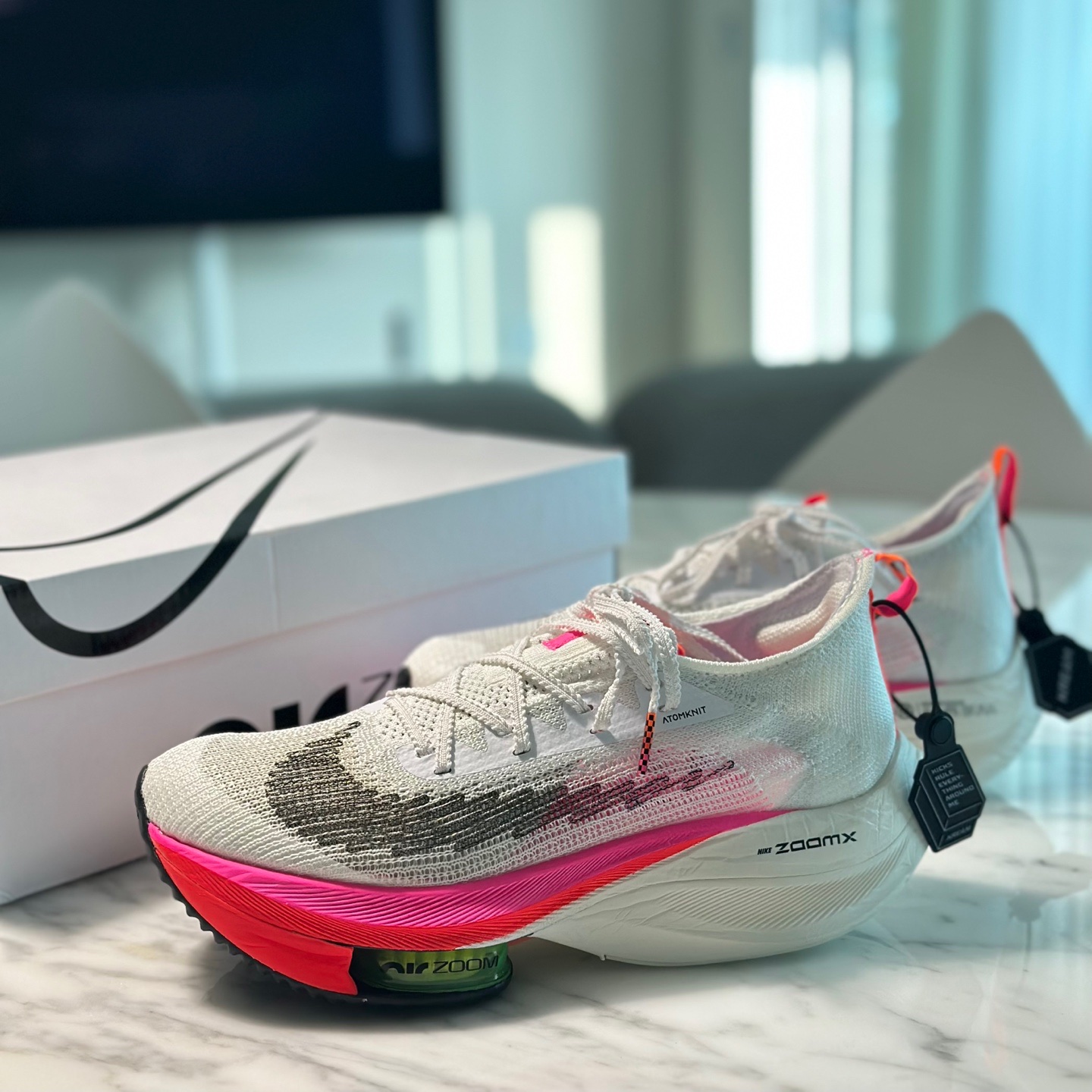 Nike Air Zoom Alphafly Next% Flyknit Rawdacious 착용 스타일 - 3