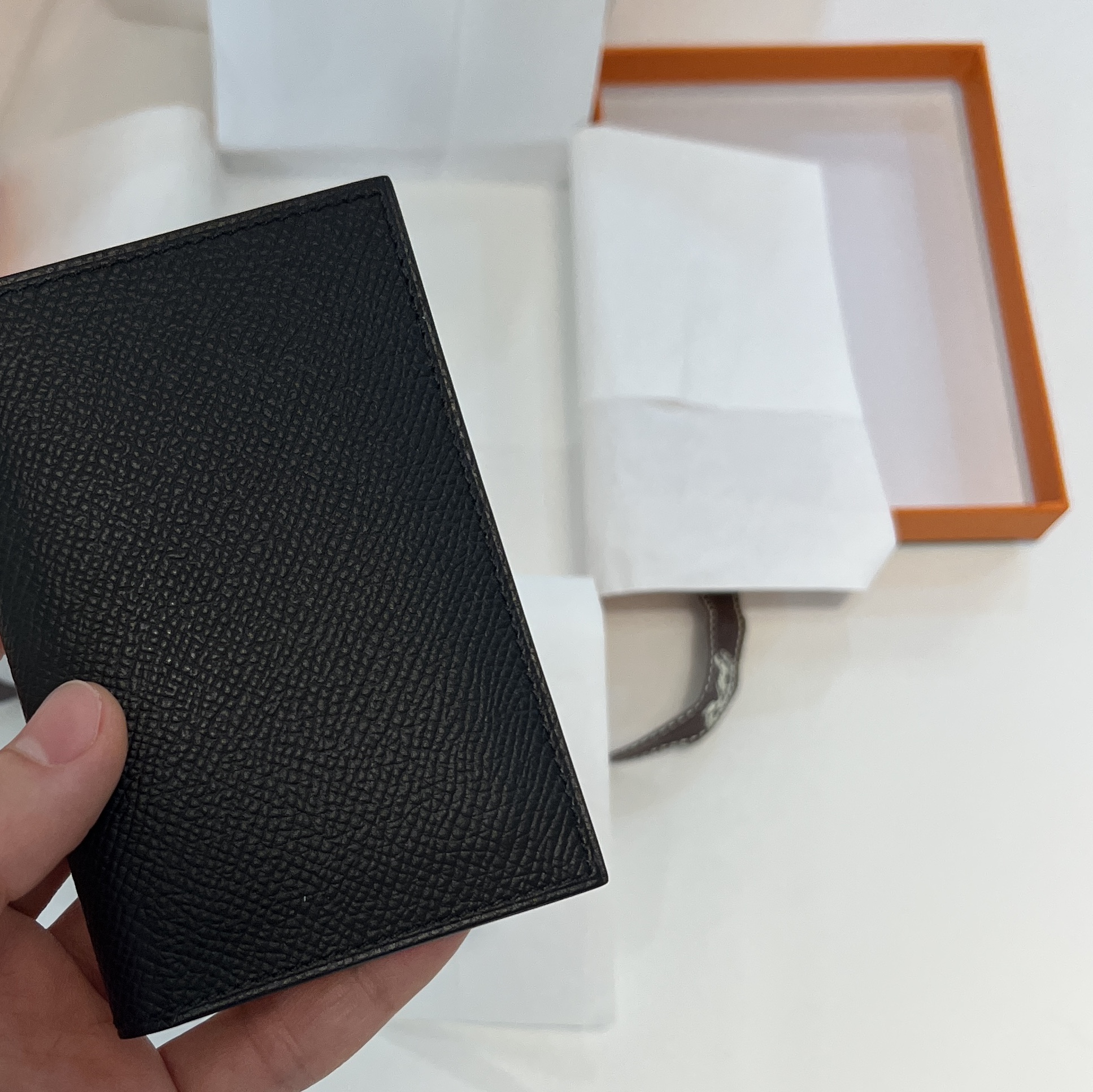 Hermes MC² Euclide Card Holder Epsom & Noir 착용 스타일 - 1