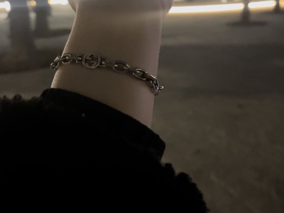 Gucci Interlocking G Bracelet Silver 착용 스타일 - 2
