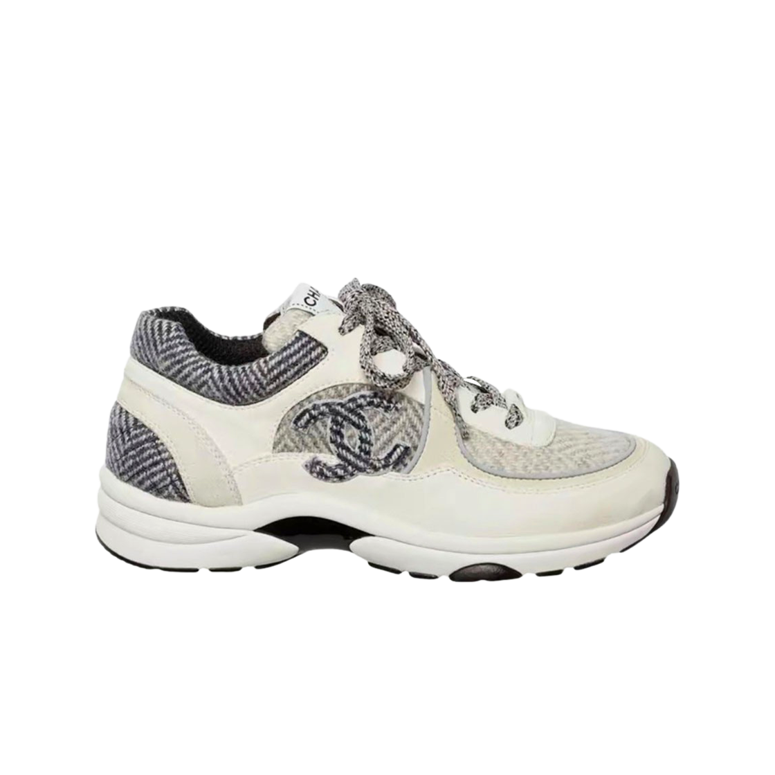 샤넬 스니커즈 패브릭 스웨이드 카프스킨 & 아이보리 라이트 그레이 화이트 블루(Chanel Sneakers Fabric Suede Calfskin & Ivory Light Grey White Blue) - 1