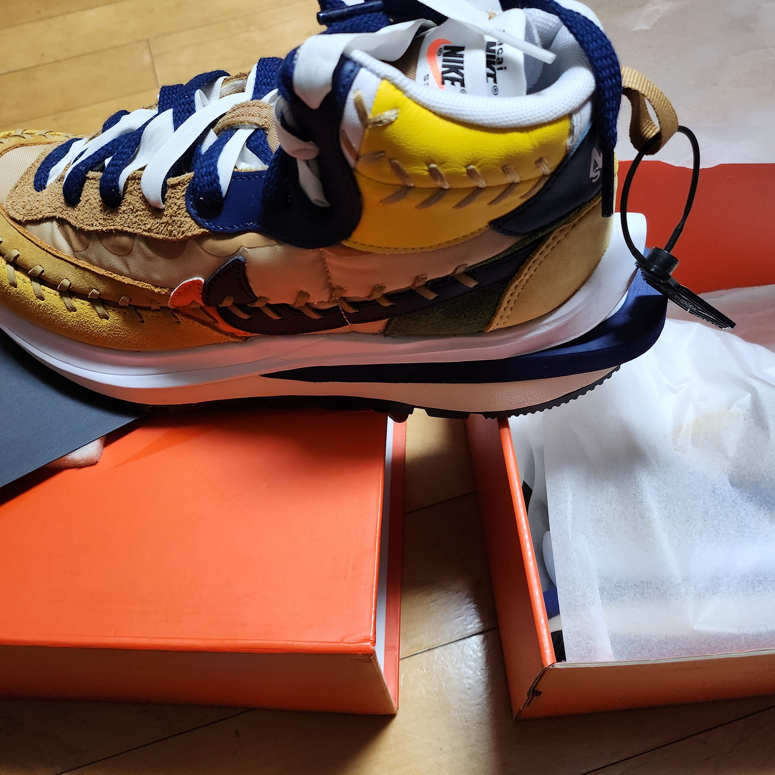 Nike x Sacai x Jean Paul Gaultier VaporWaffle Sesame Blue Void 착용 스타일