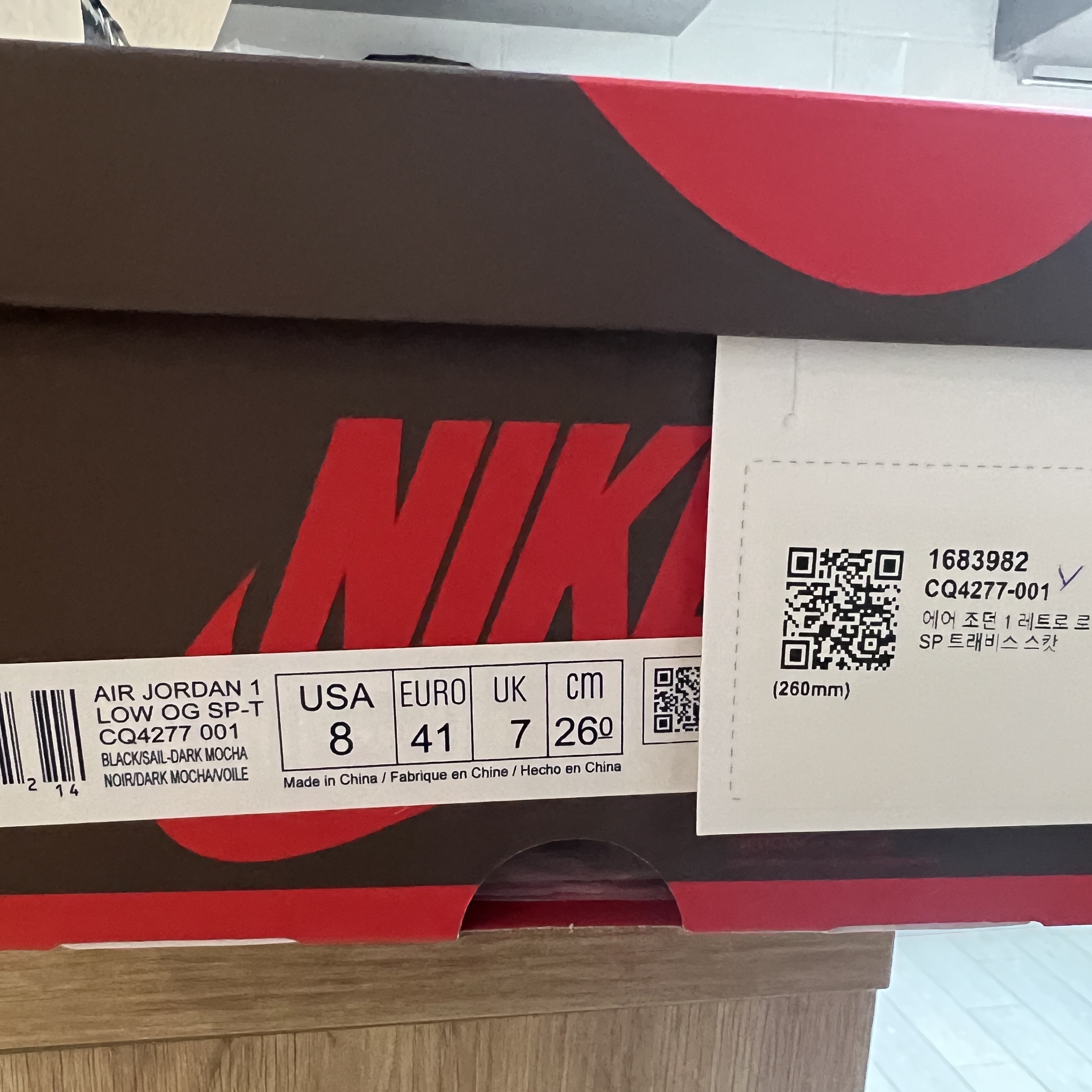 Jordan 1 x Travis Scott Retro Low OG SP Mocha 착용 스타일 - 2