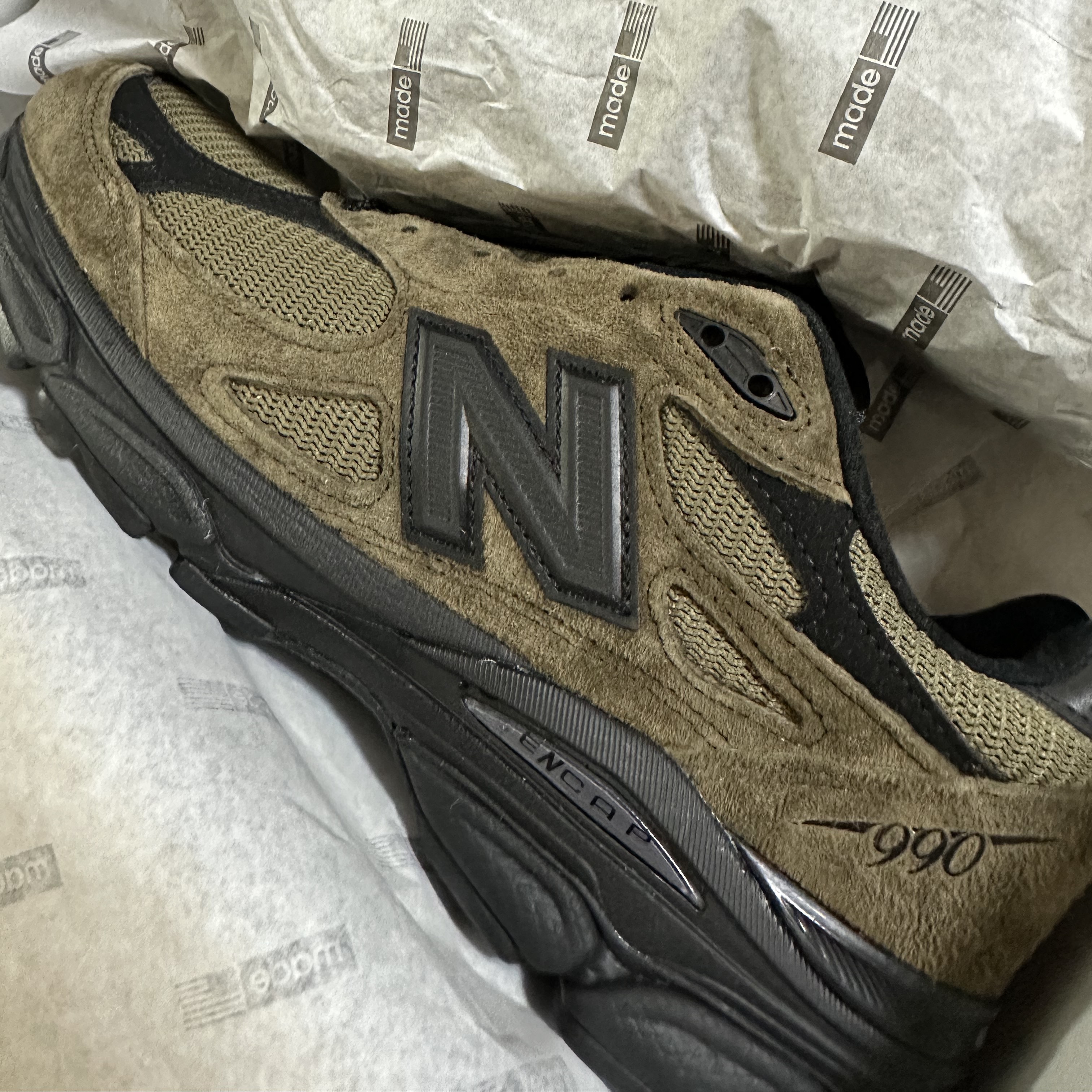New Balance x JJJJound 990v3 Brown Black 착용 스타일 - 3