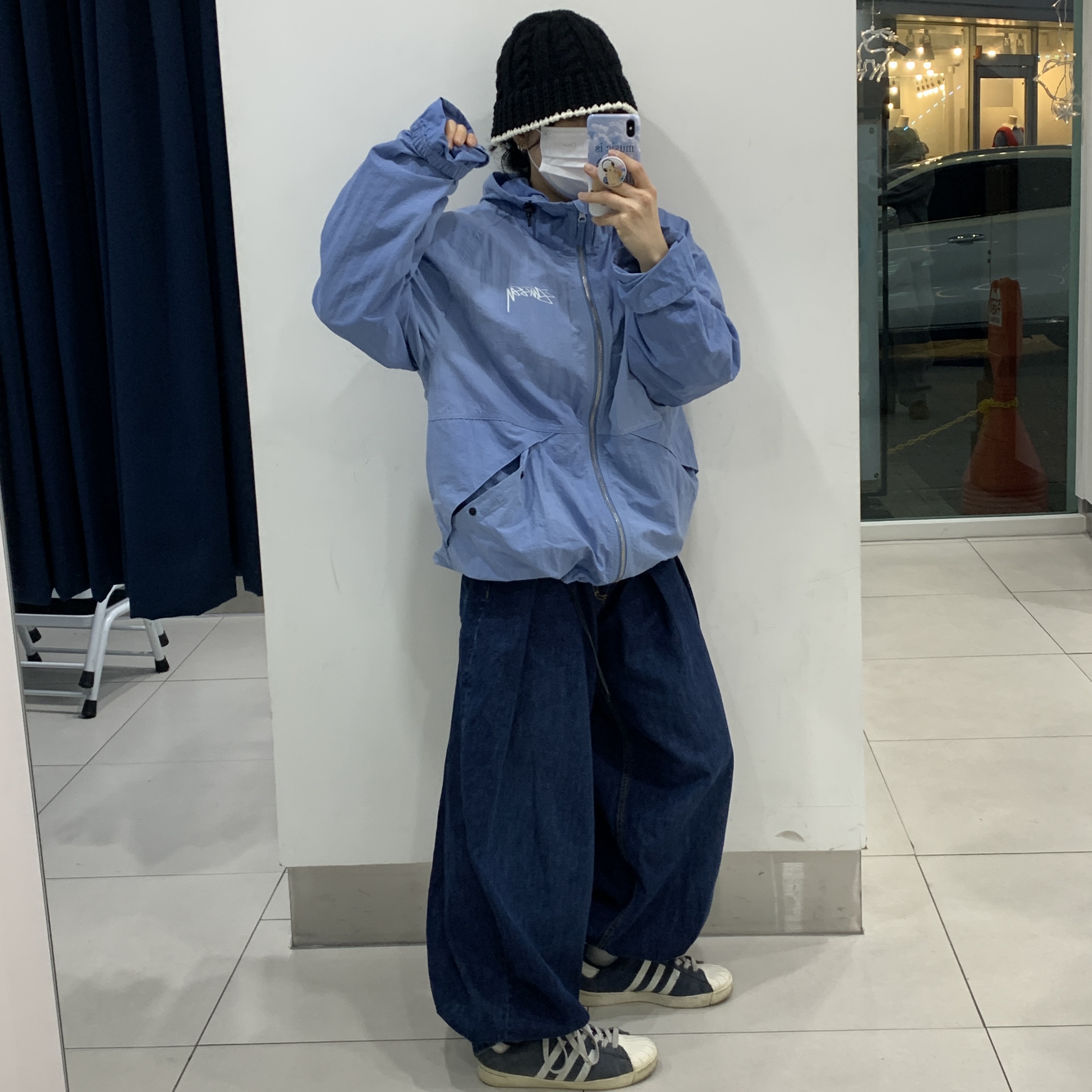 Stussy Wave Dye Beach Shell Jacket Laguna Blue, Zara x Ader Error Wide Leg Jeans Blue 착용 스타일 - 1