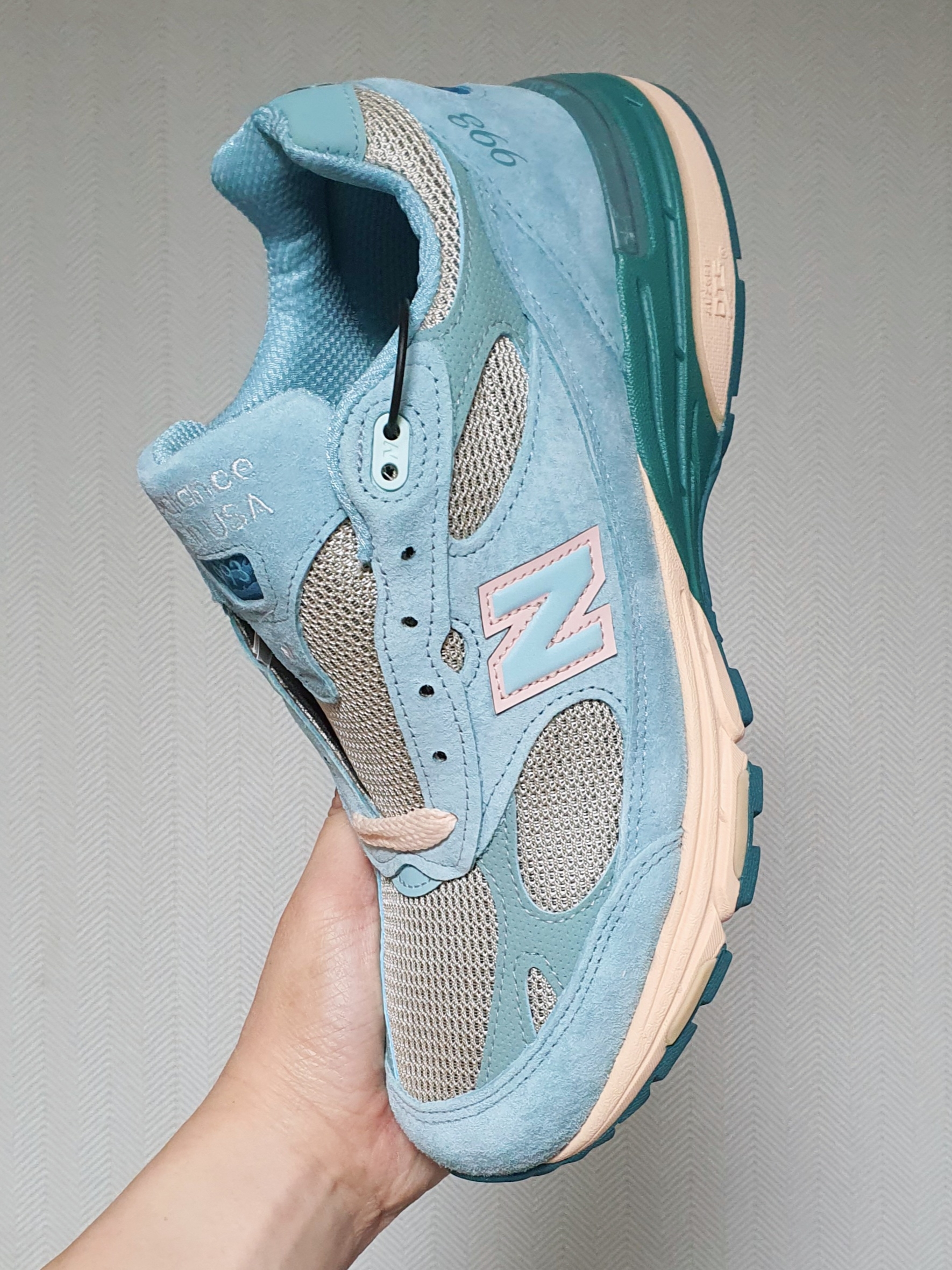 New Balance x Joe Freshgoods 993 Made in USA Arctic Blue 착용 스타일