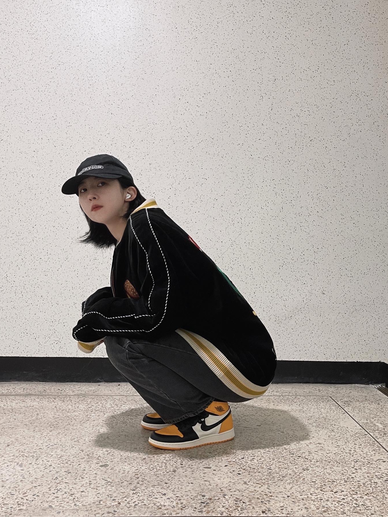Jordan 1 Retro High OG Taxi 착용 스타일 - 1