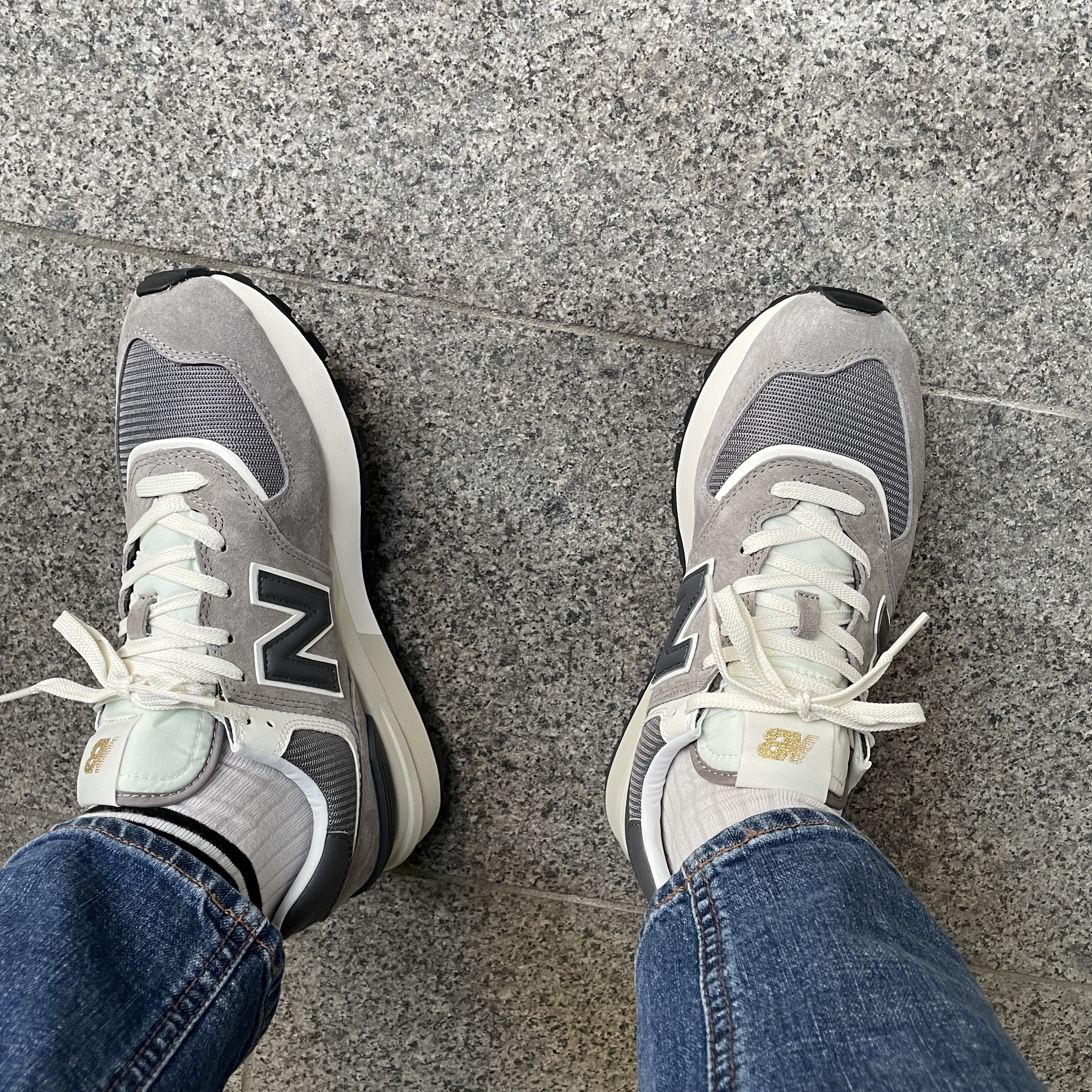 New Balance 574 Legacy Grey 착용 스타일