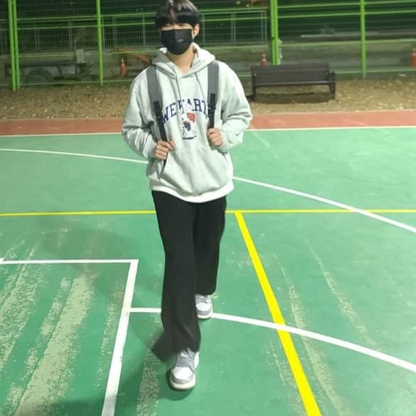 Jordan 1 Low Stealth and White 착용 스타일