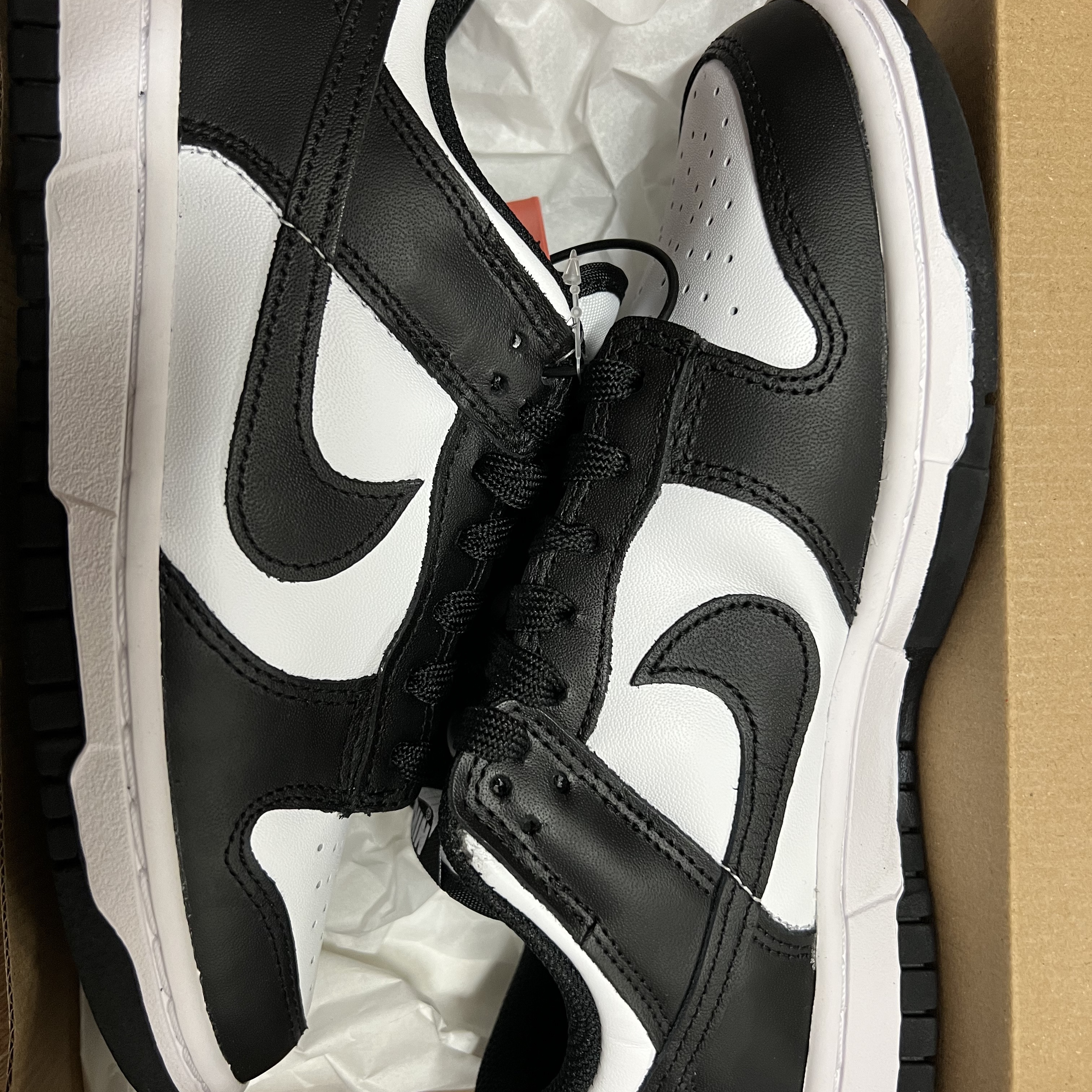 (W) Nike Dunk Low Black 착용 스타일 - 1