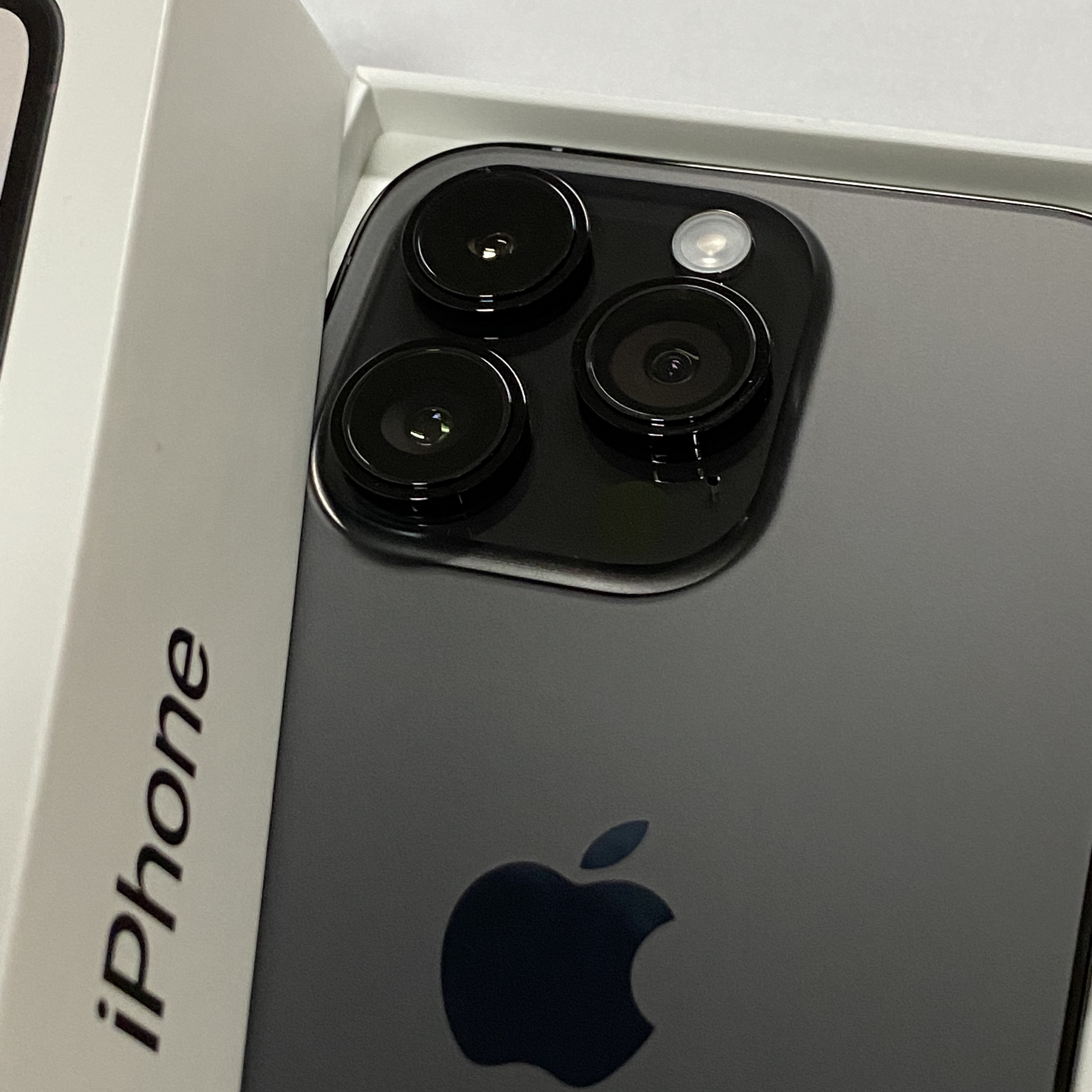 Apple iPhone 14 Pro 128GB Space Black (Korean Ver.) 착용 스타일