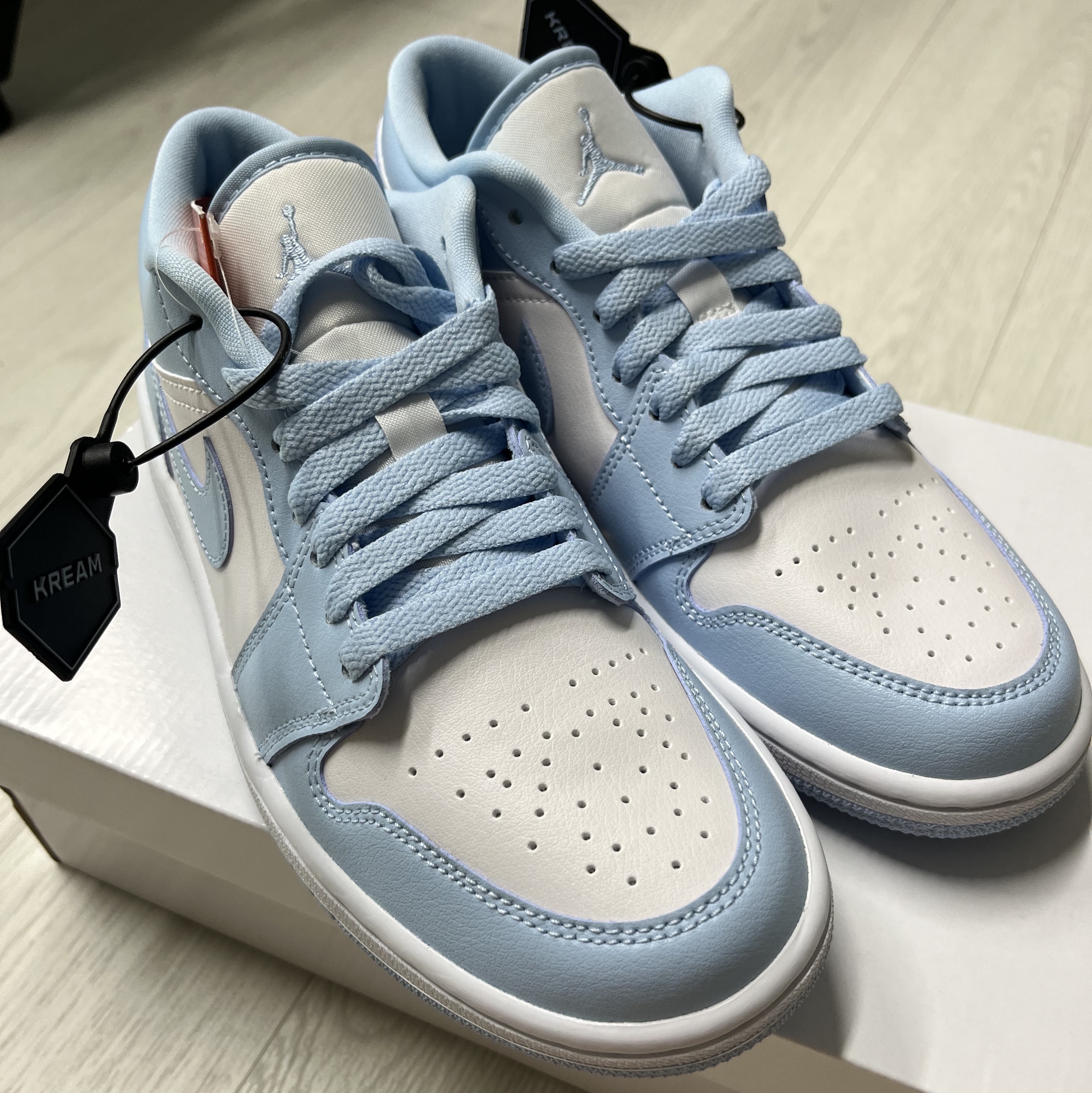 (W) Jordan 1 Low White Ice Blue 착용 스타일 - 2