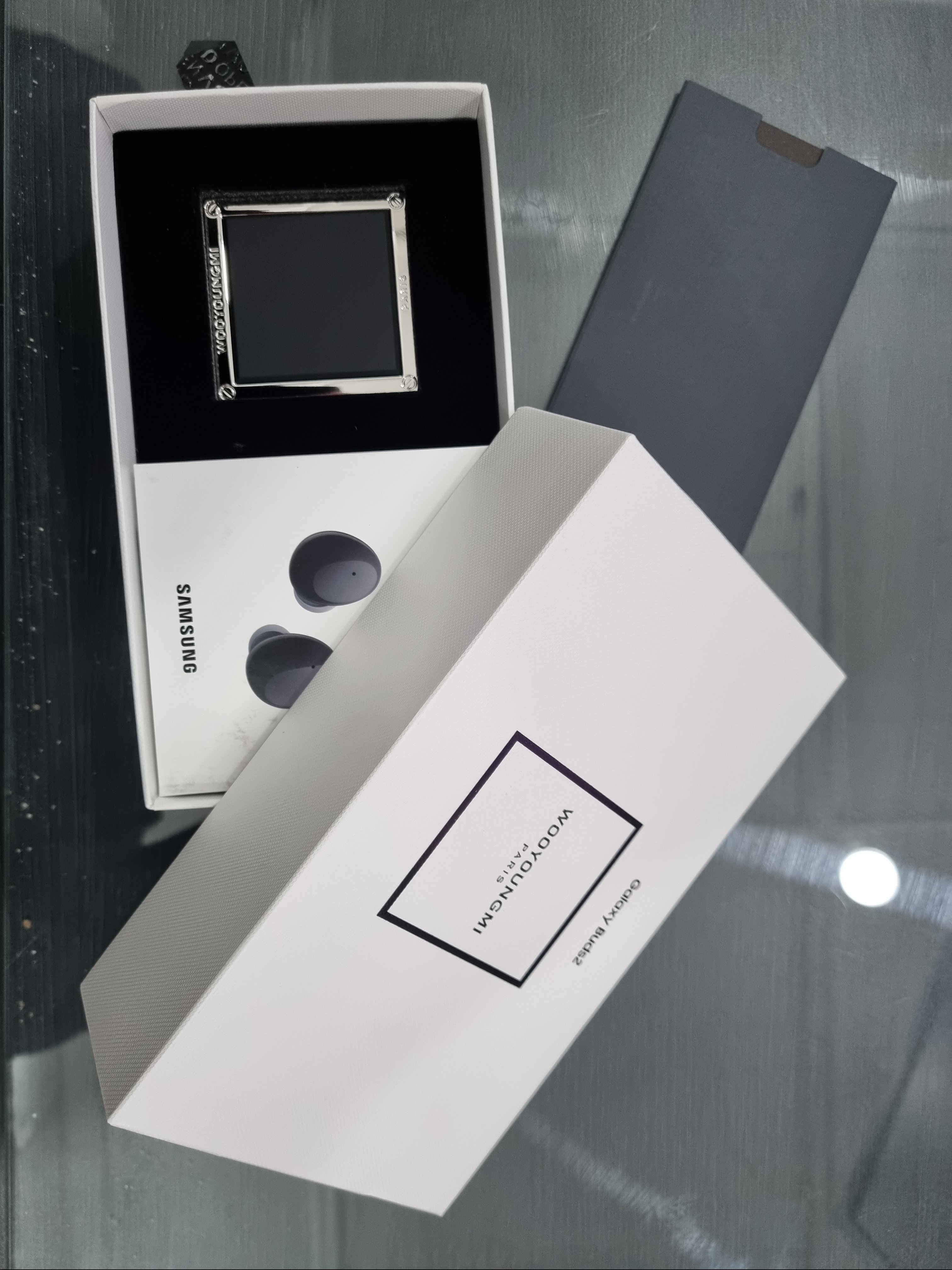 Samsung Galaxy Buds2 Wooyoungmi Edition (Korean Ver.) 착용 스타일