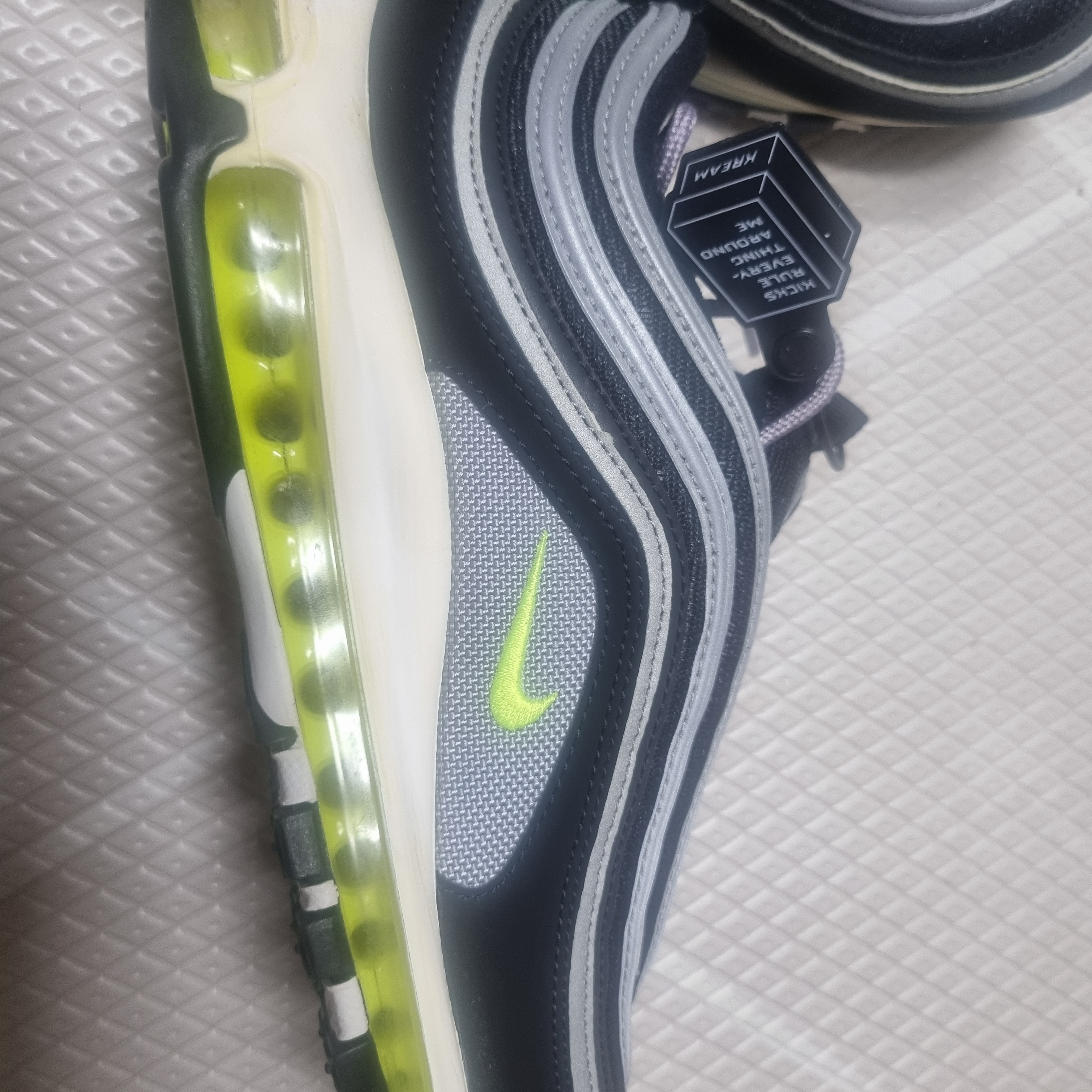 Nike Air Max 97 OG Black Volt Asia 착용 스타일