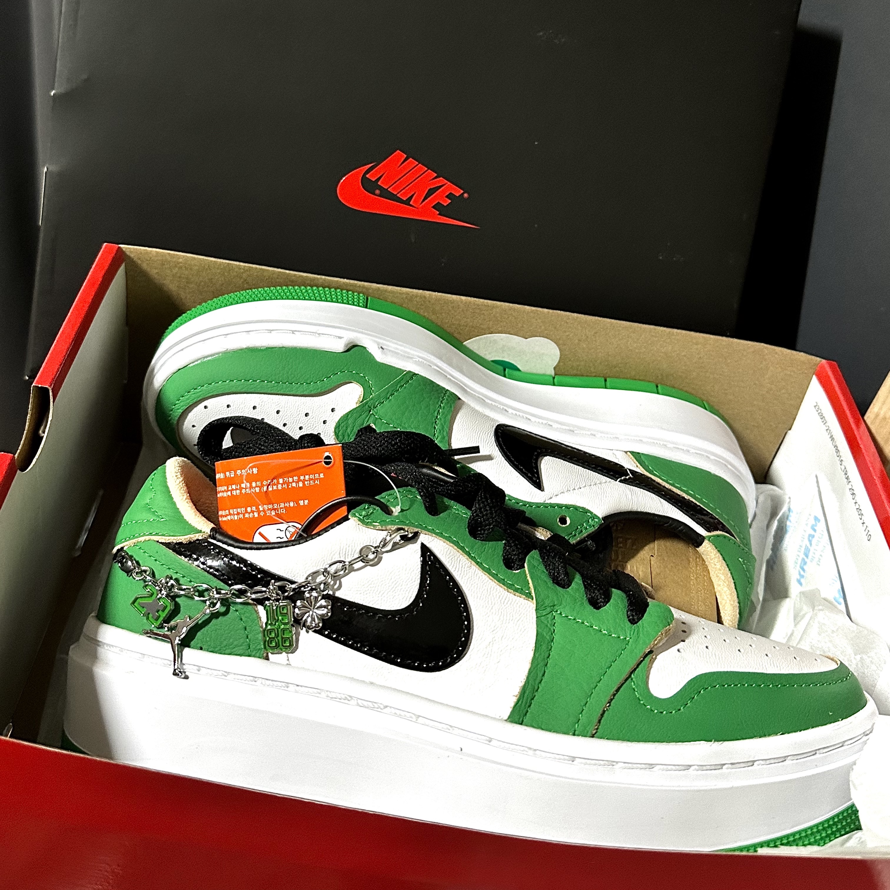 (W) Jordan 1 Elevate Low SE Lucky Green 착용 스타일 - 2