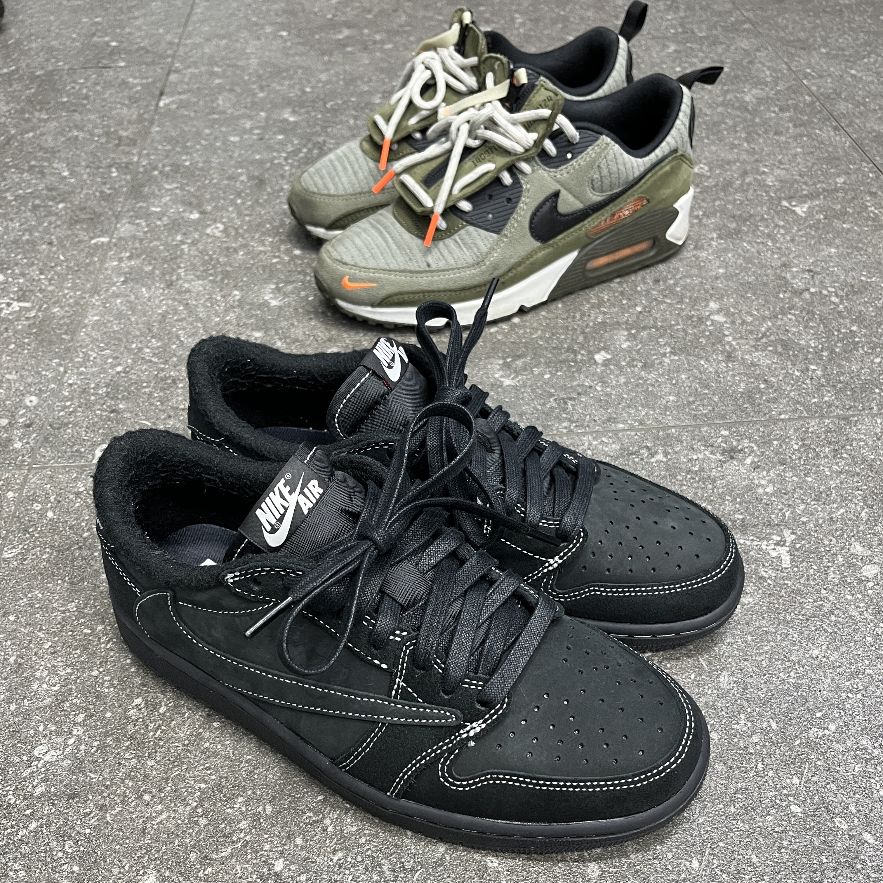 Jordan 1 x Travis Scott Retro Low OG SP Black Phantom 착용 스타일 - 5