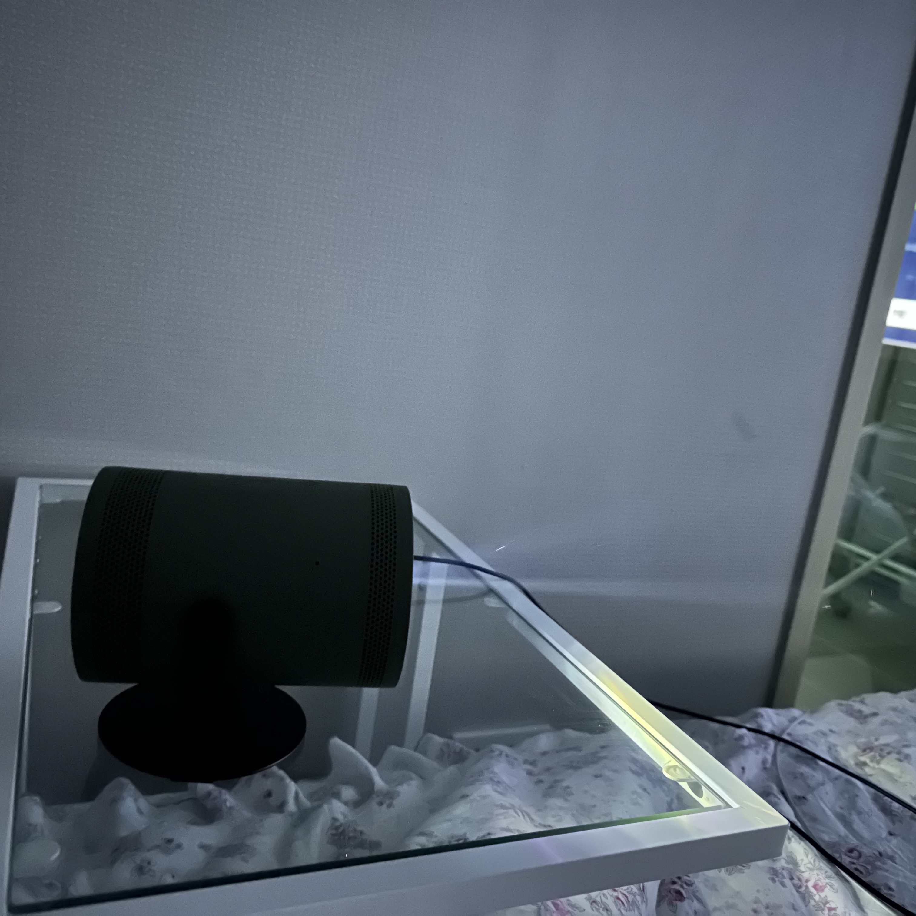 Samsung x Helinox The Freestyle Special Edition Package Dark Olive Green (Korean Ver.) 착용 스타일 - 1