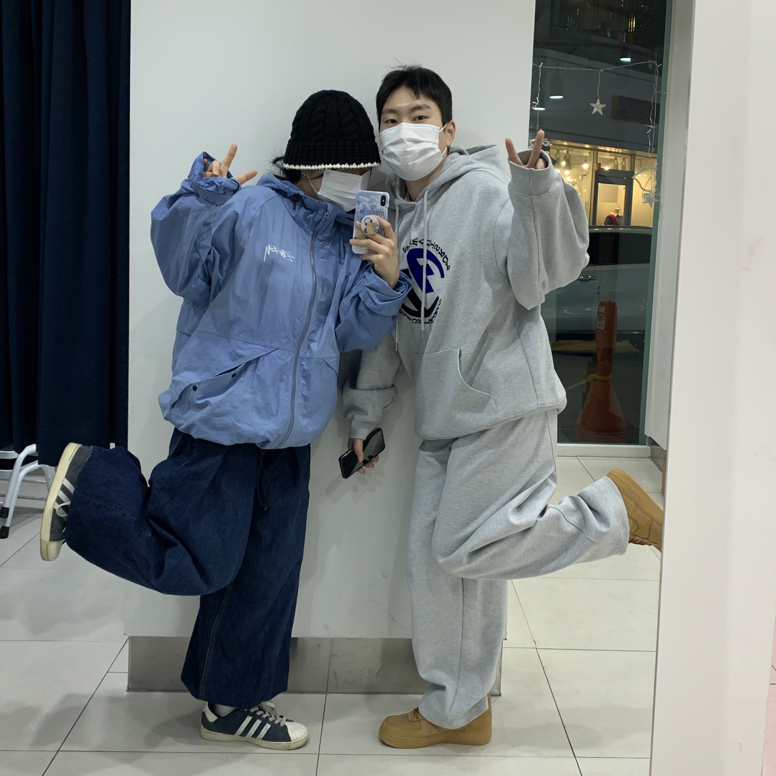 Stussy Wave Dye Beach Shell Jacket Laguna Blue, Zara x Ader Error Wide Leg Jeans Blue 착용 스타일 - 2