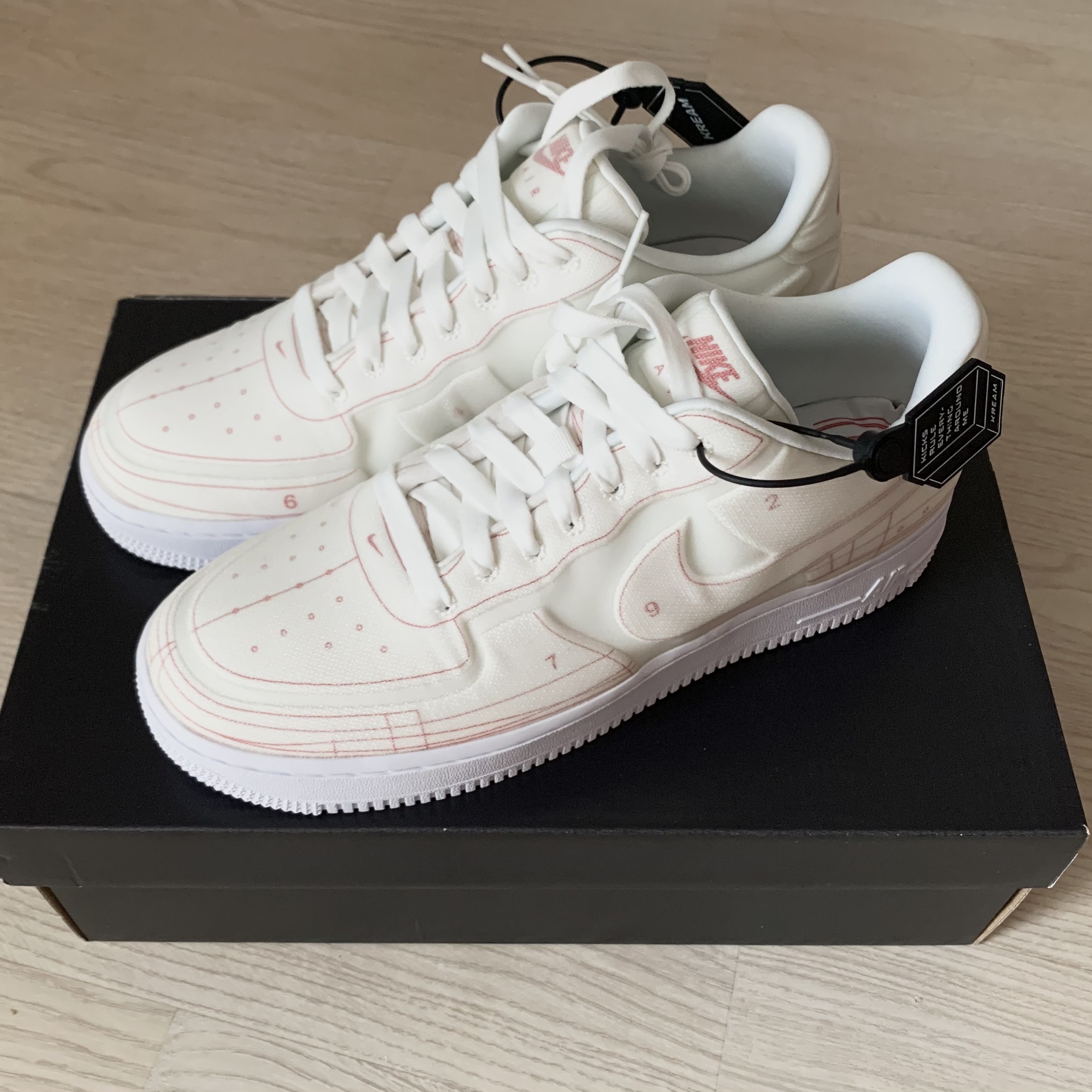 (W) Nike Air Force 1 Low 07 LX Blueprint Summit White 착용 스타일